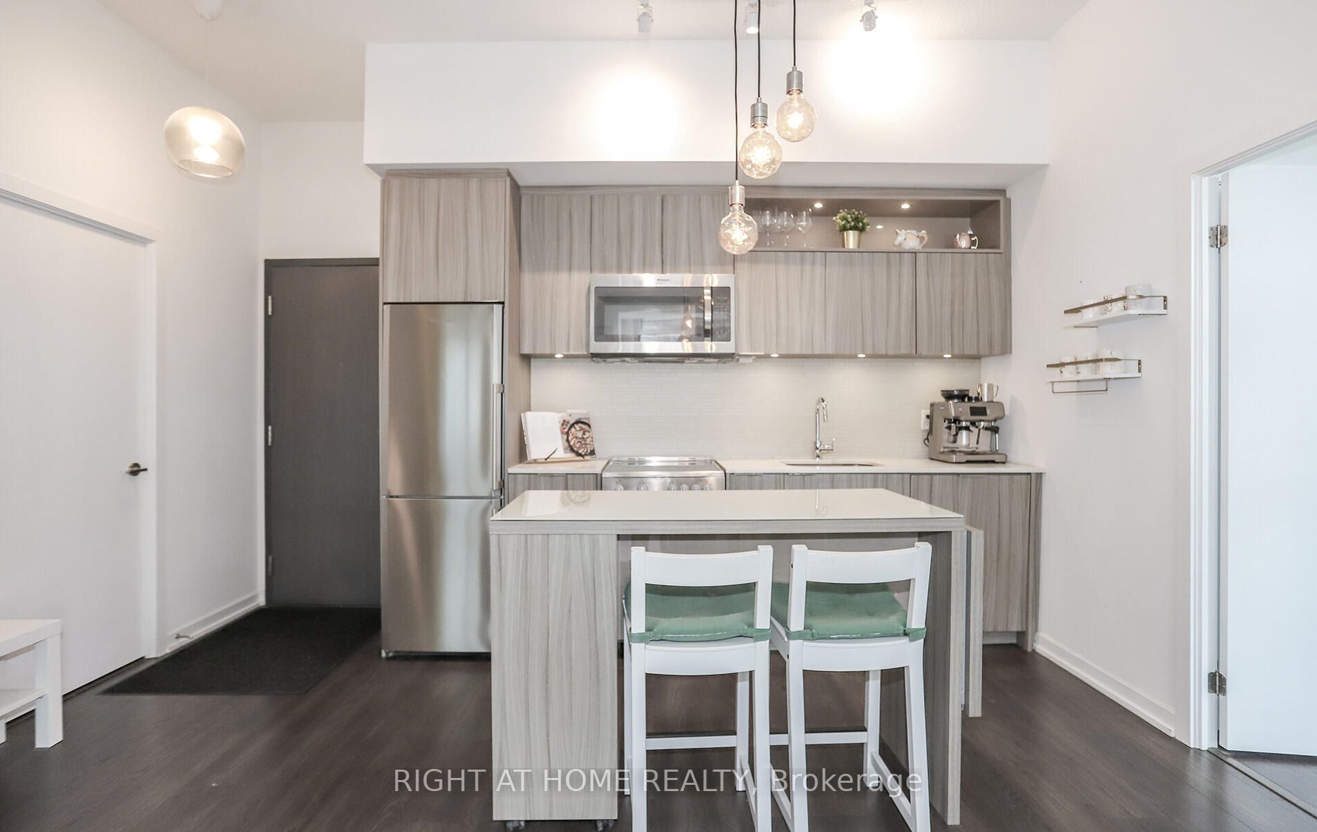 50 Forest Manor Rd, #211