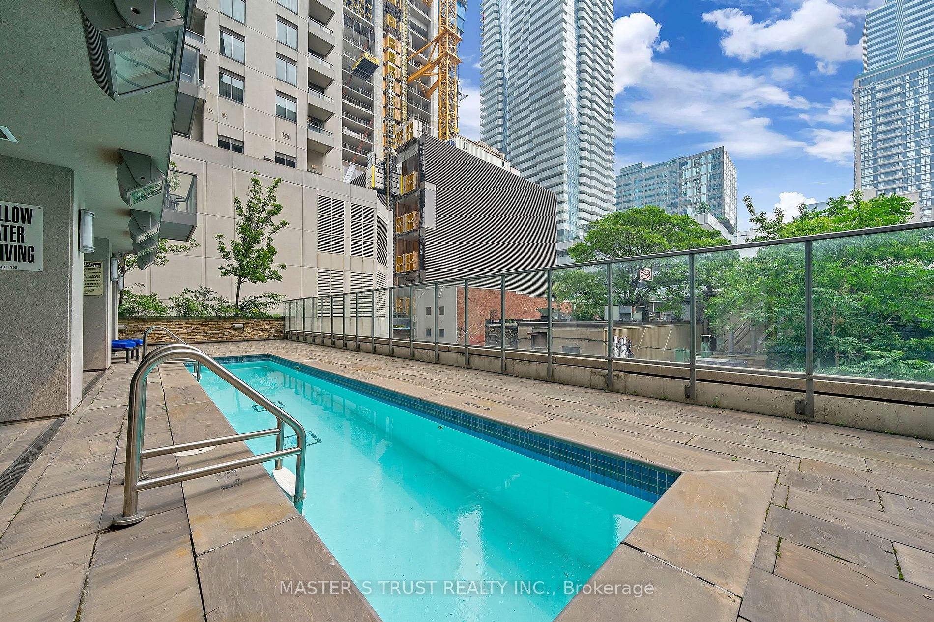 21 Balmuto St, #1803