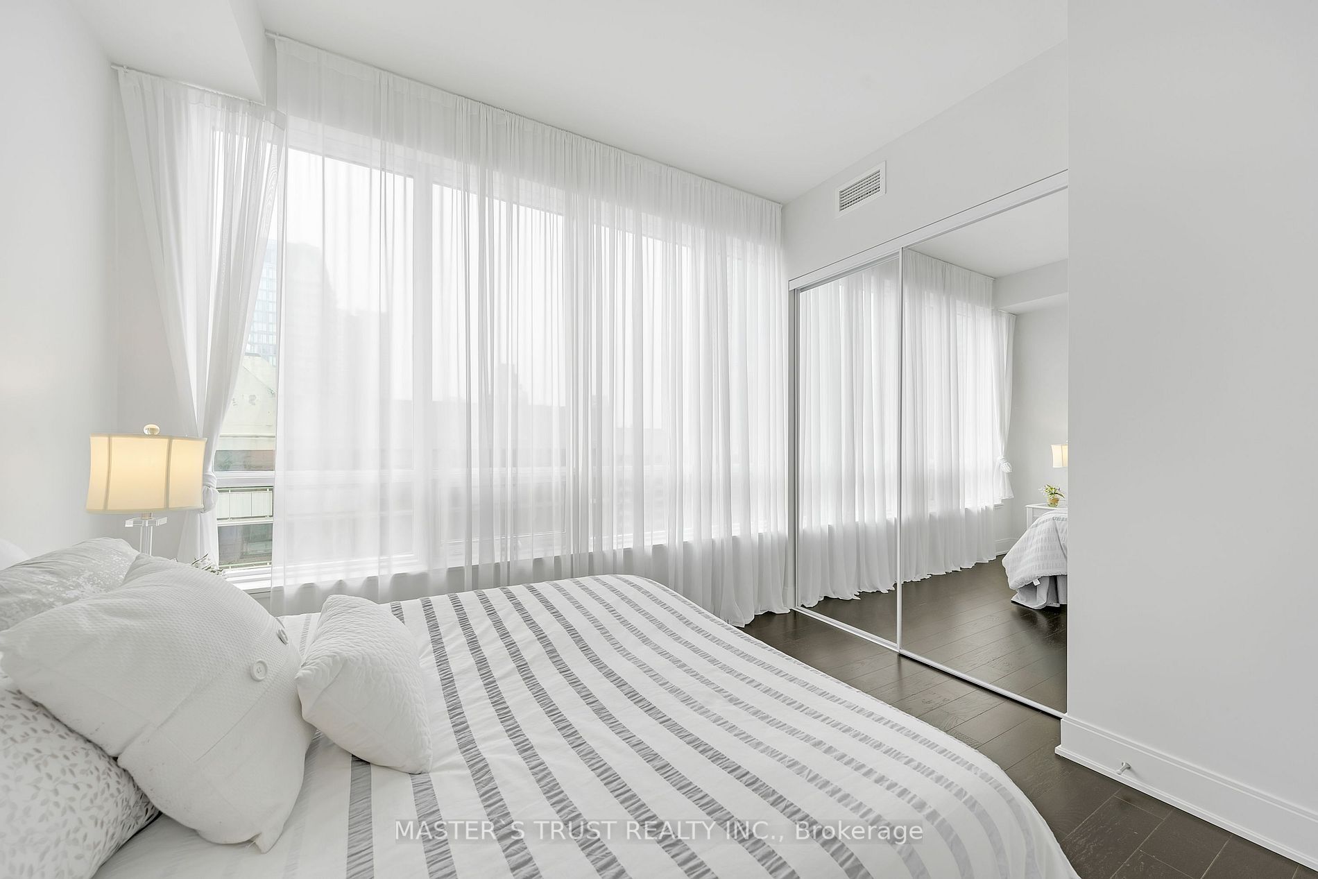 21 Balmuto St, #1803