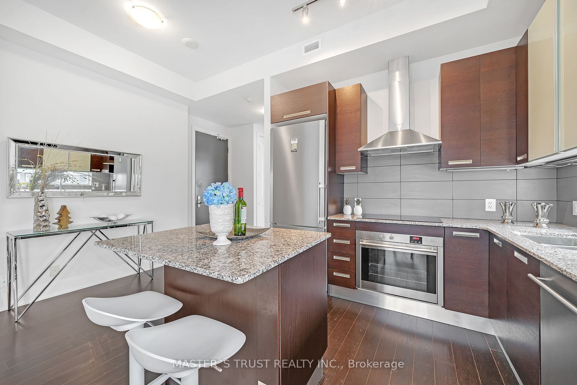 21 Balmuto St, #1803