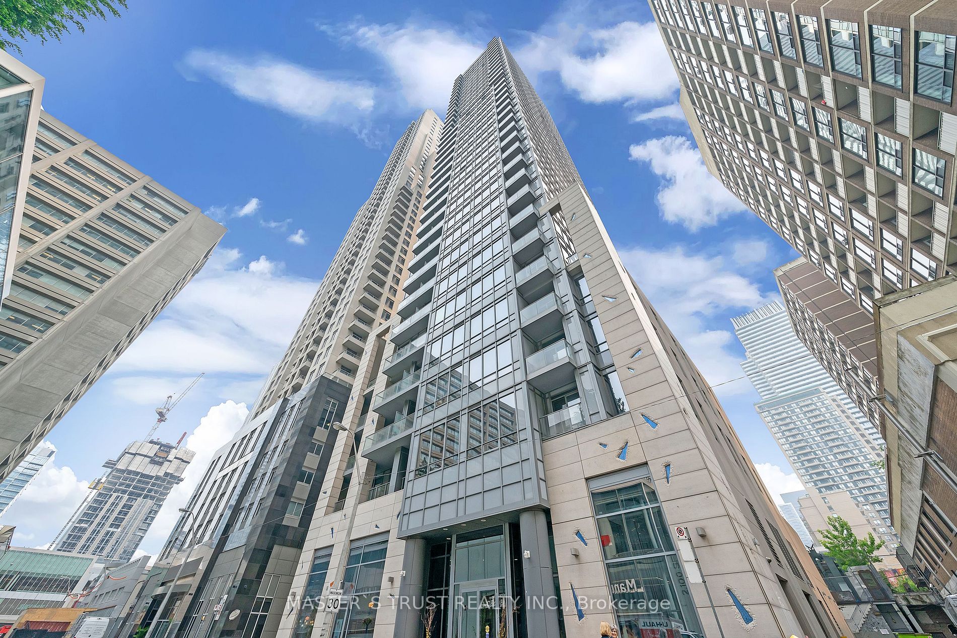 21 Balmuto St, #1803