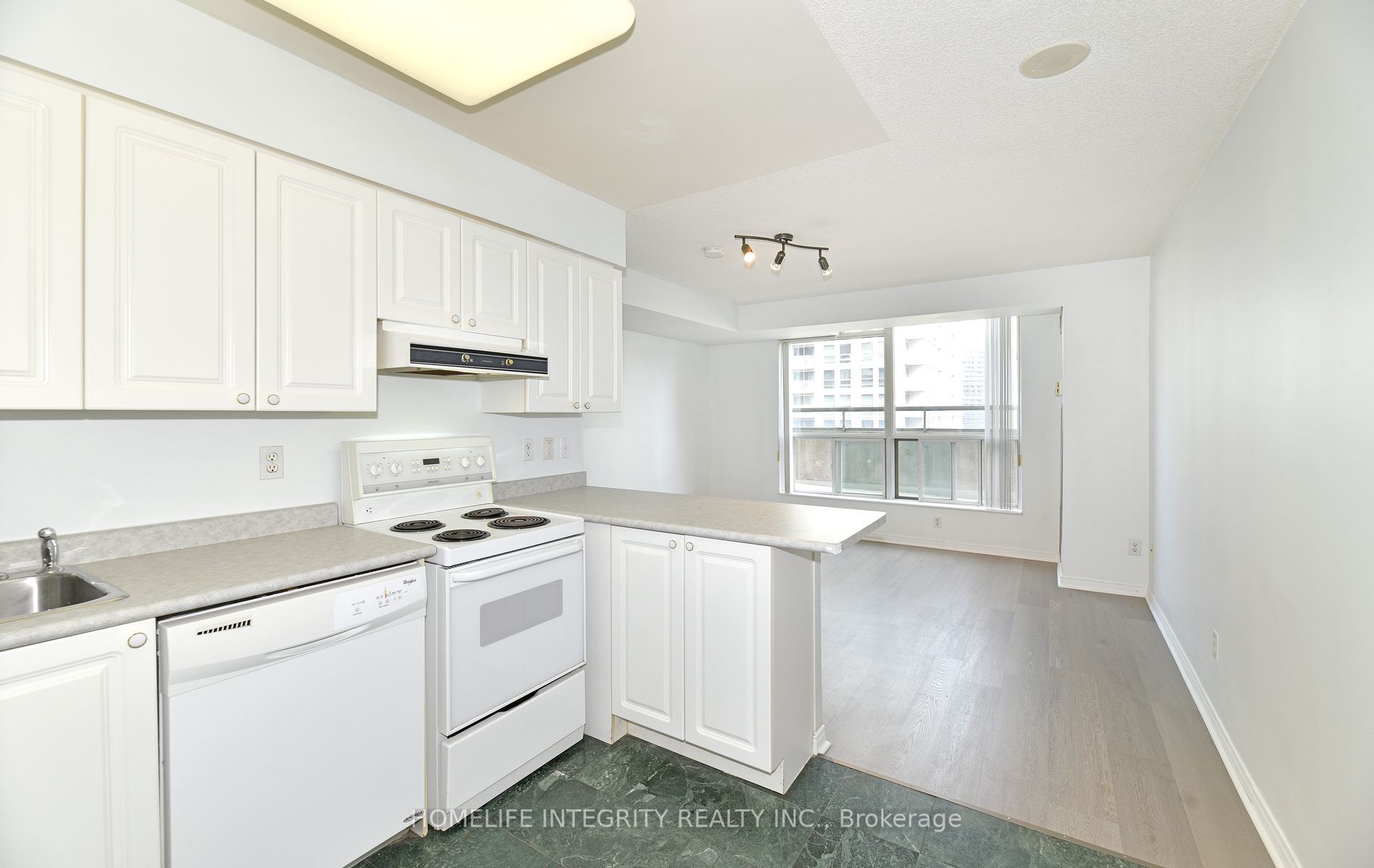 750 Bay St, #2301