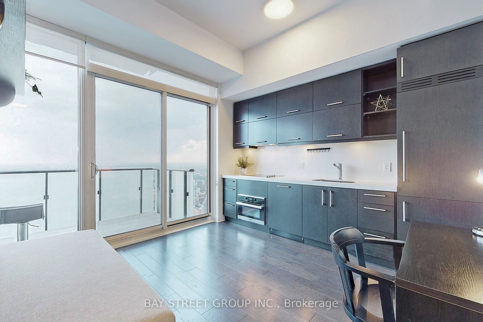 1080 Bay St, #Ph05