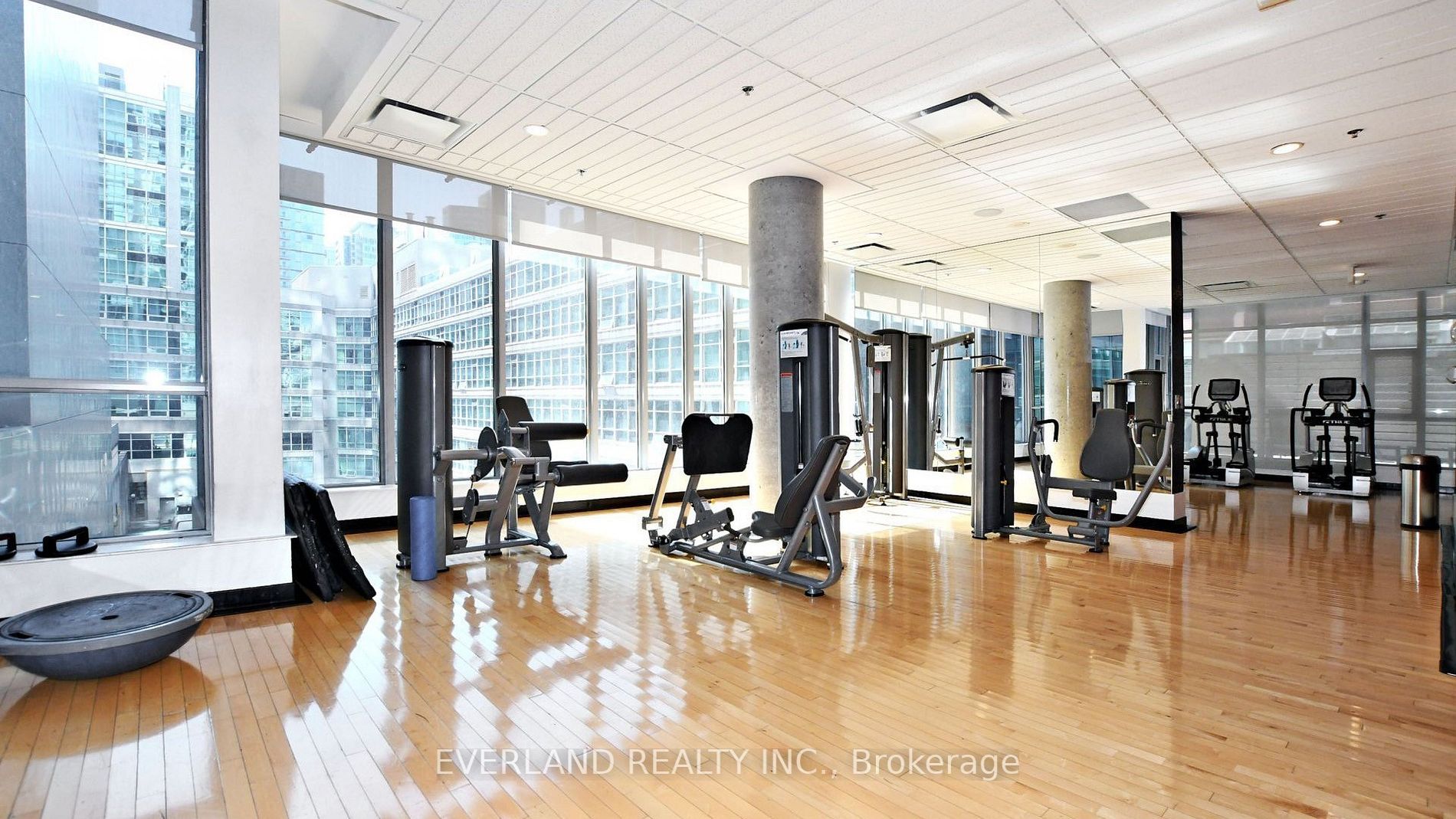 375 King St W, #2408