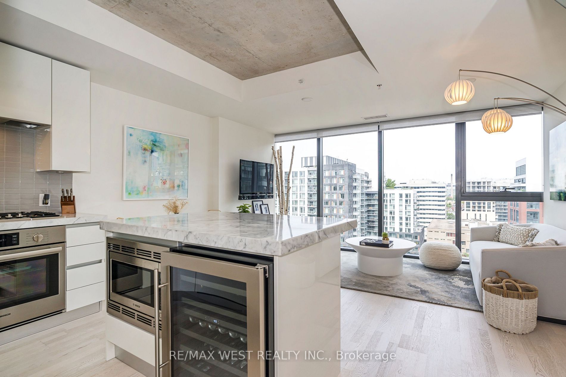 629 King St W, #Ph19