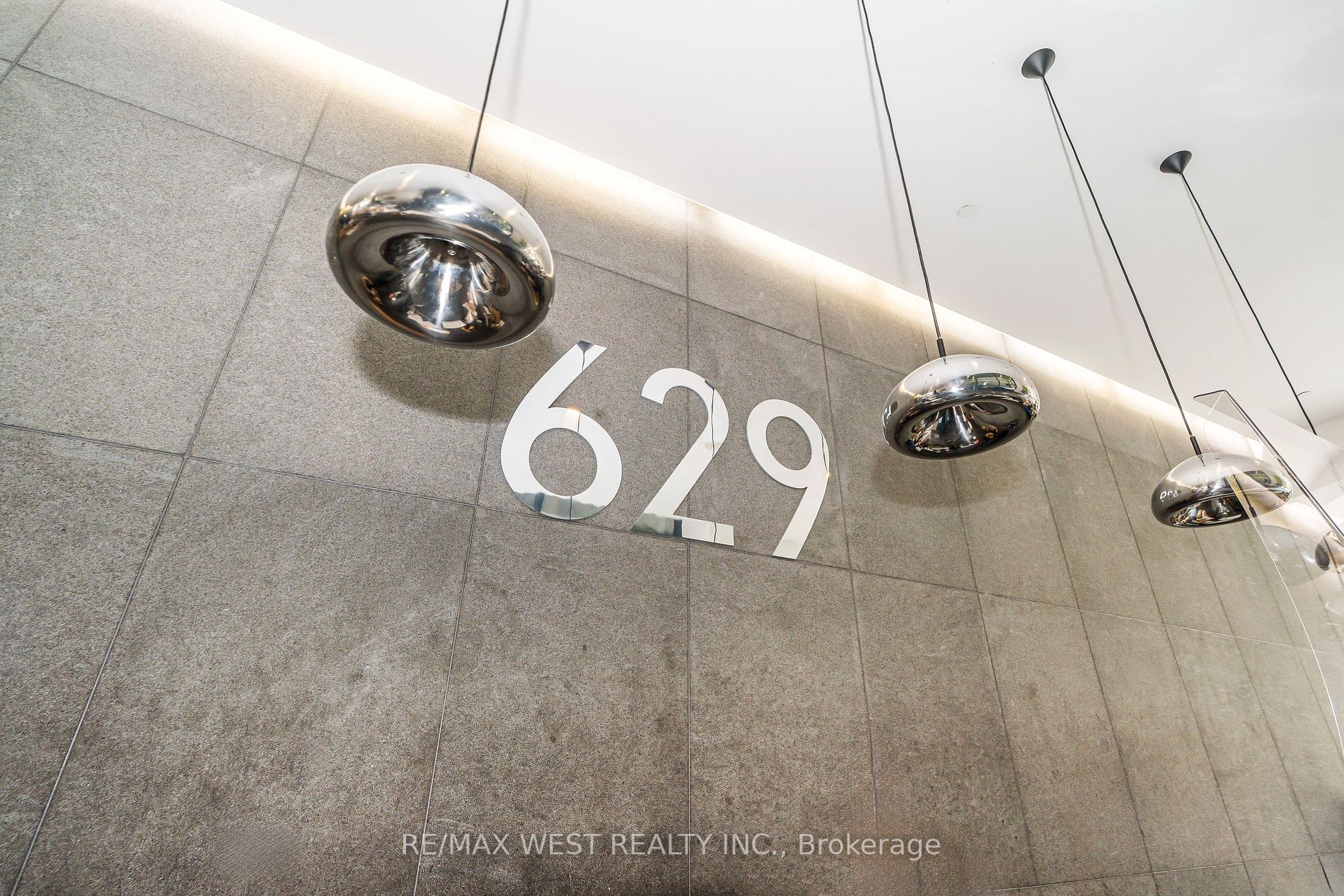 629 King St W, #Ph19