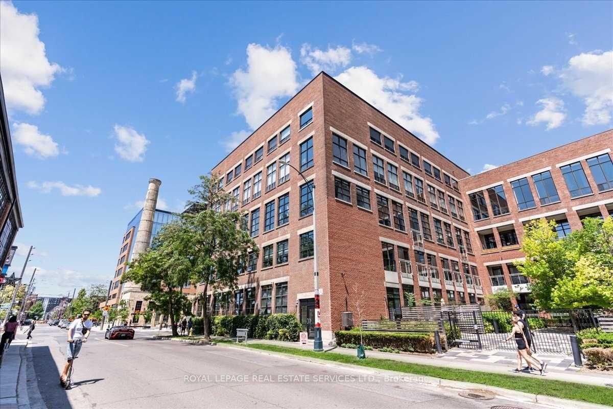 43 Hanna Ave, #306