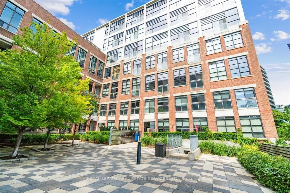 43 Hanna Ave, #306