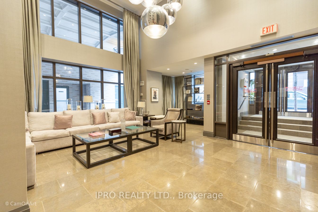 35 Hayden Street E, #105
