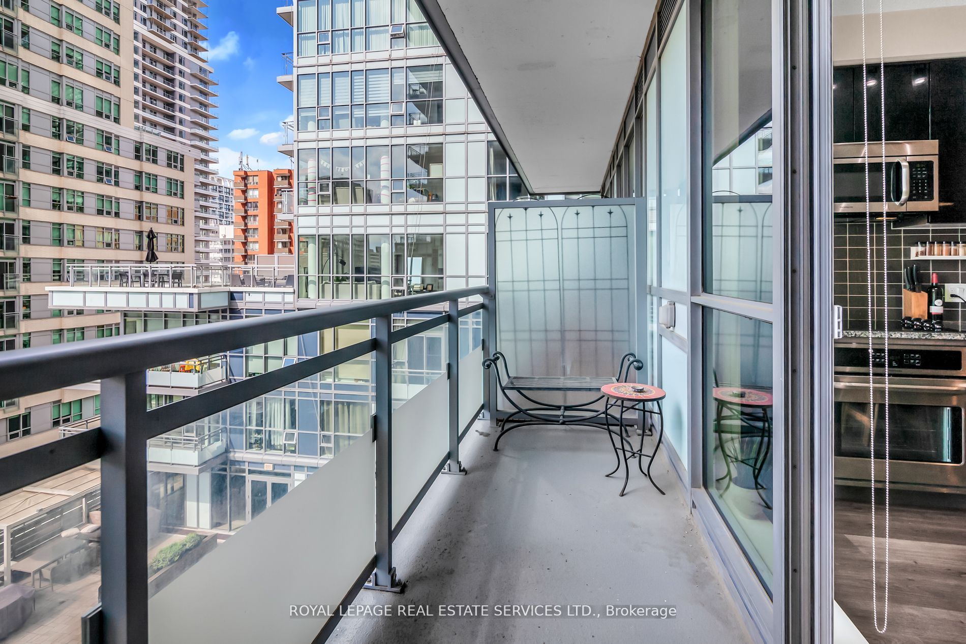 89 Dunfield Ave, #727