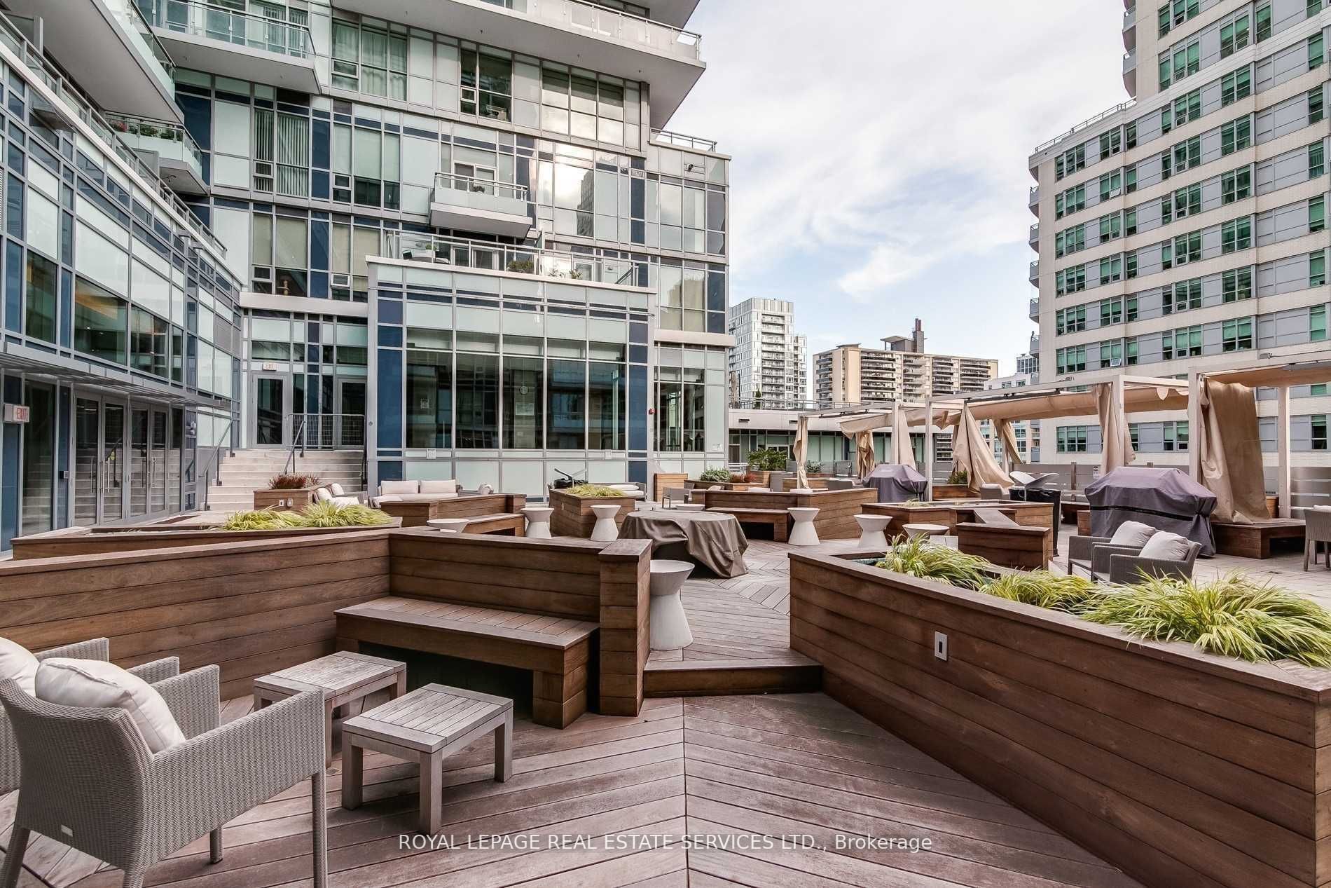 89 Dunfield Ave, #727