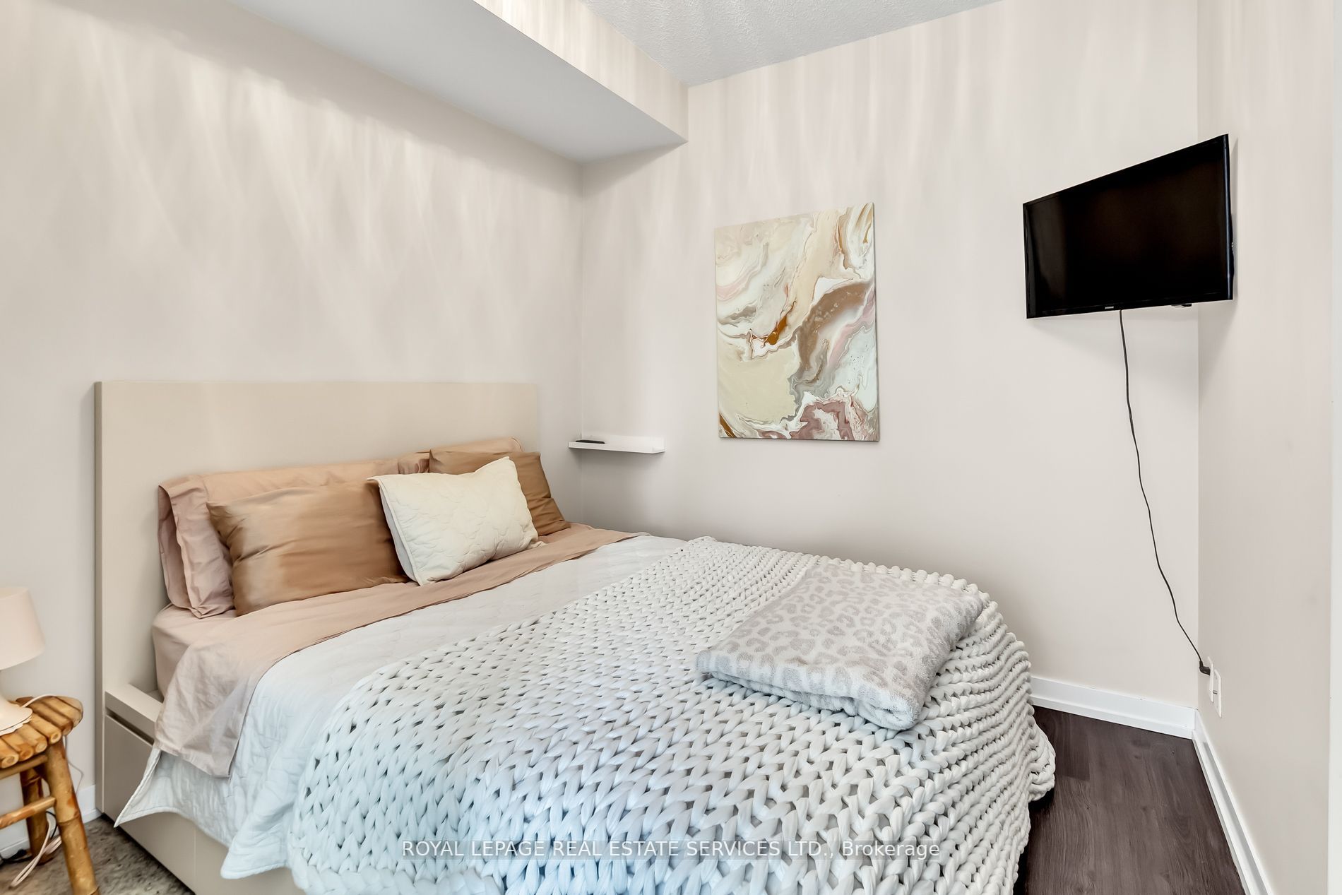 89 Dunfield Ave, #727