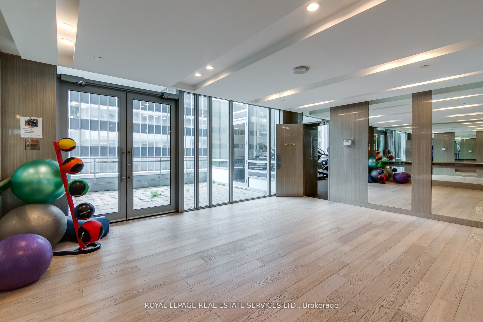 89 Dunfield Ave, #727