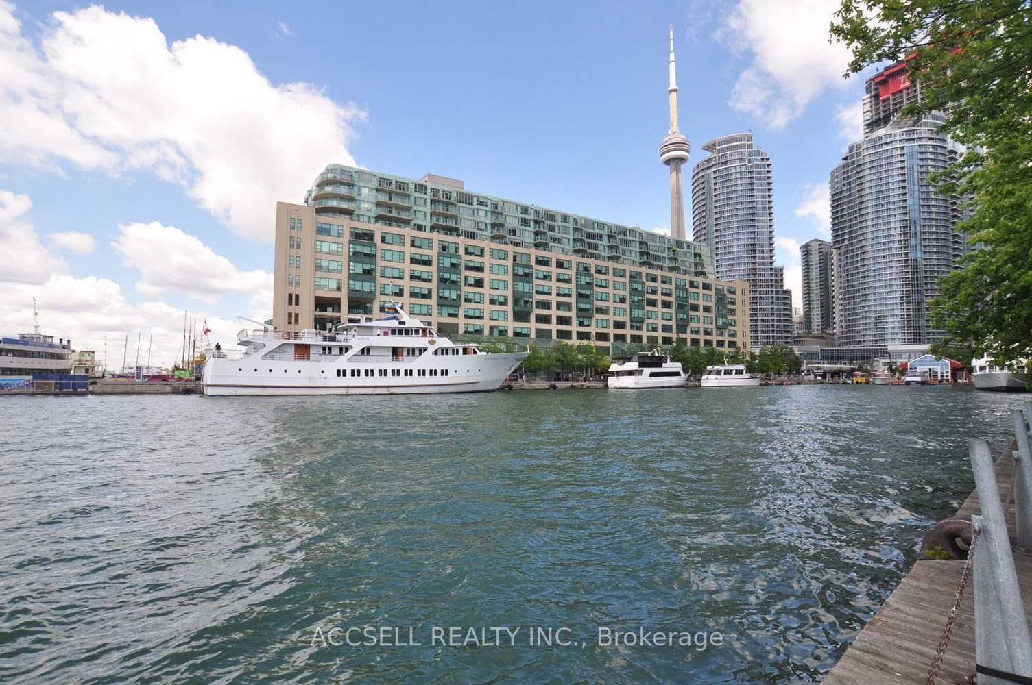 77 Harbour Sq, #607