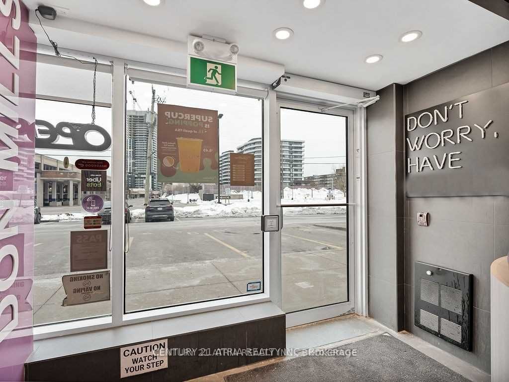 895 Lawrence Ave E, #15