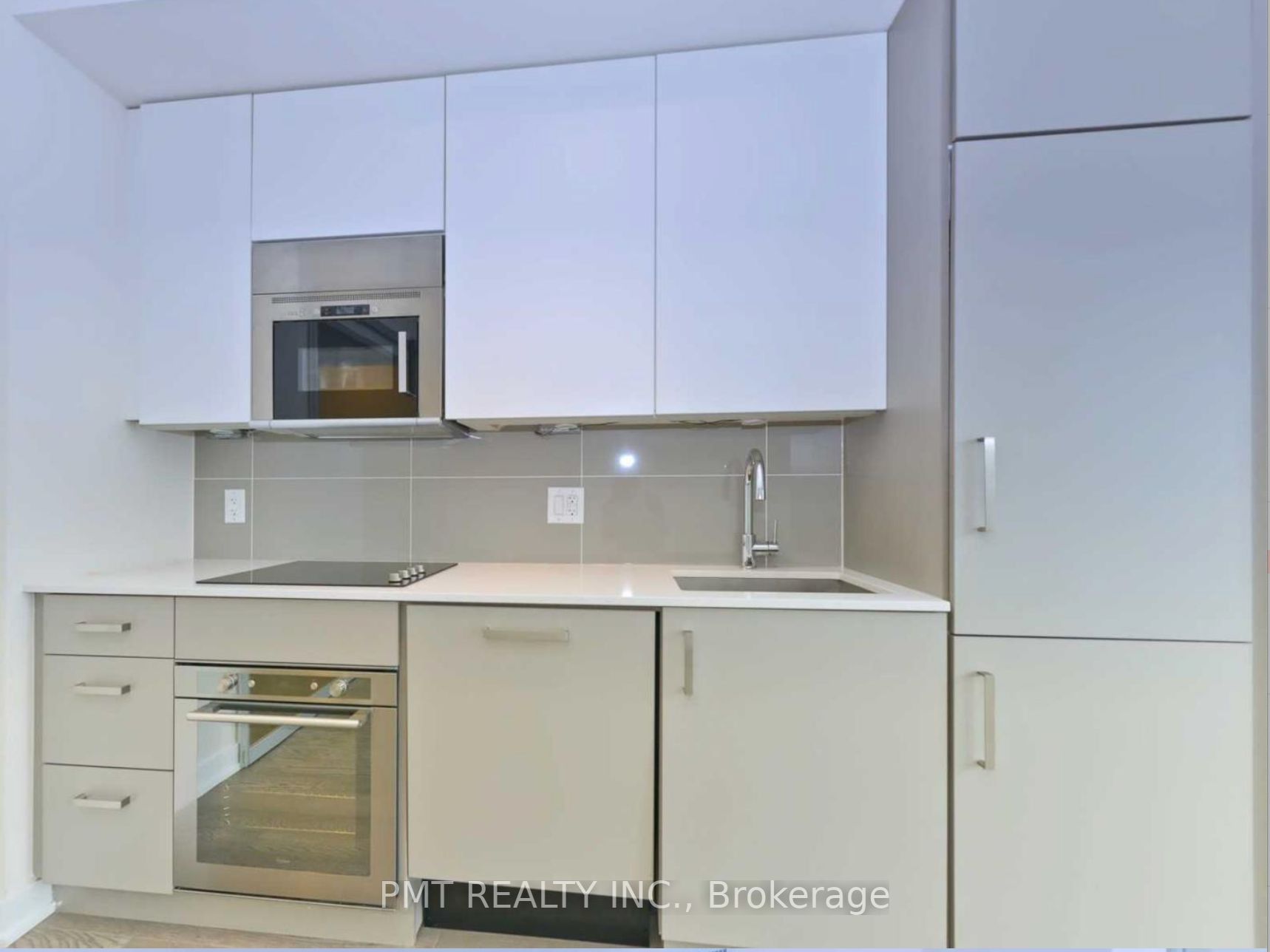 17 Dundonald St, #903
