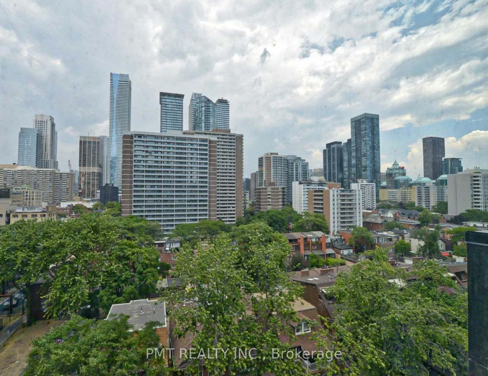17 Dundonald St, #903