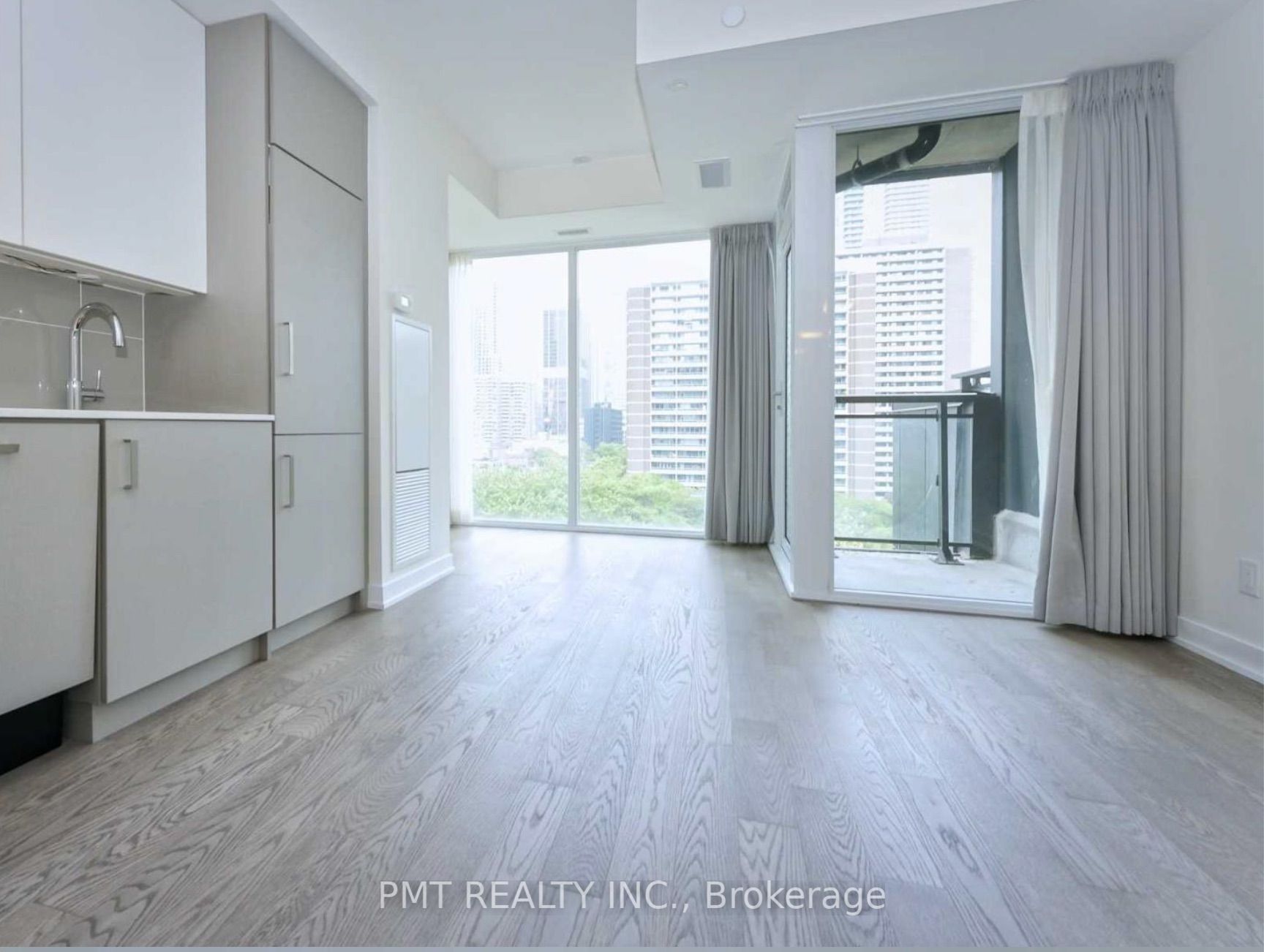 17 Dundonald St, #903