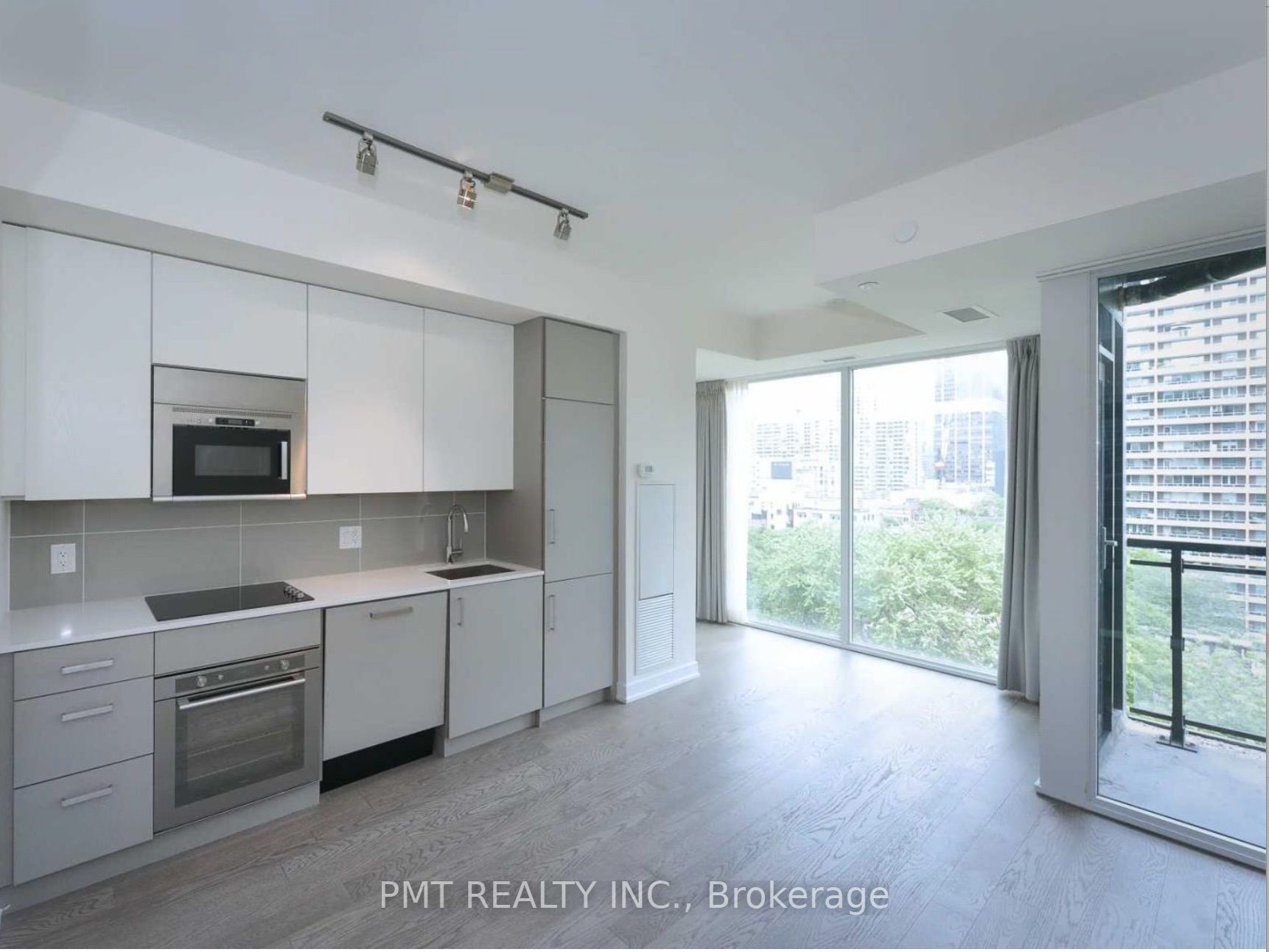 17 Dundonald St, #903