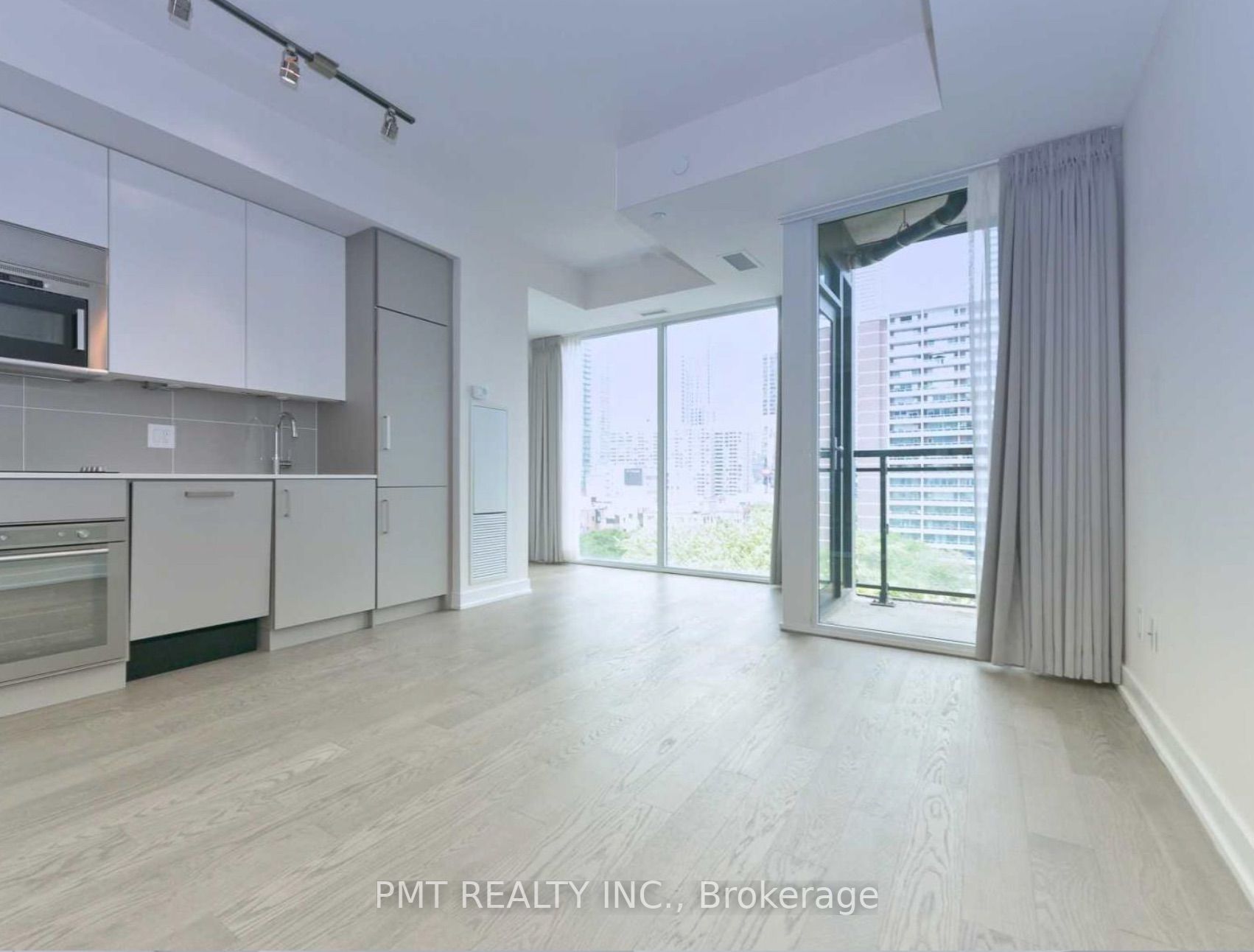 17 Dundonald St, #903