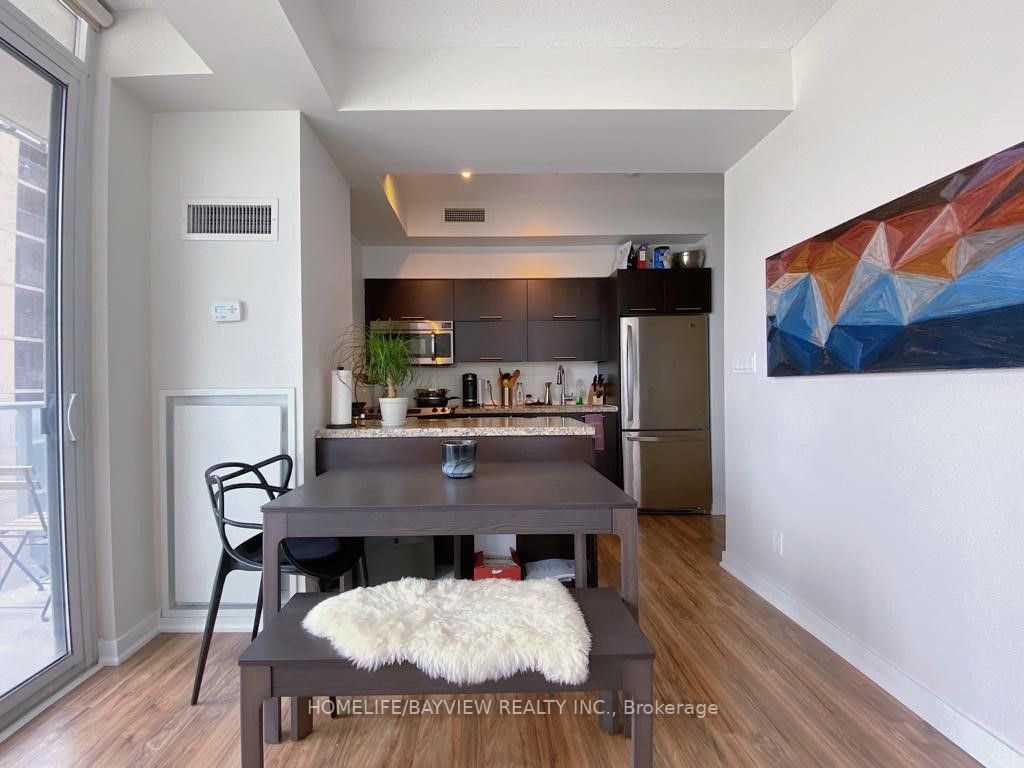 126 Simcoe St, #1104