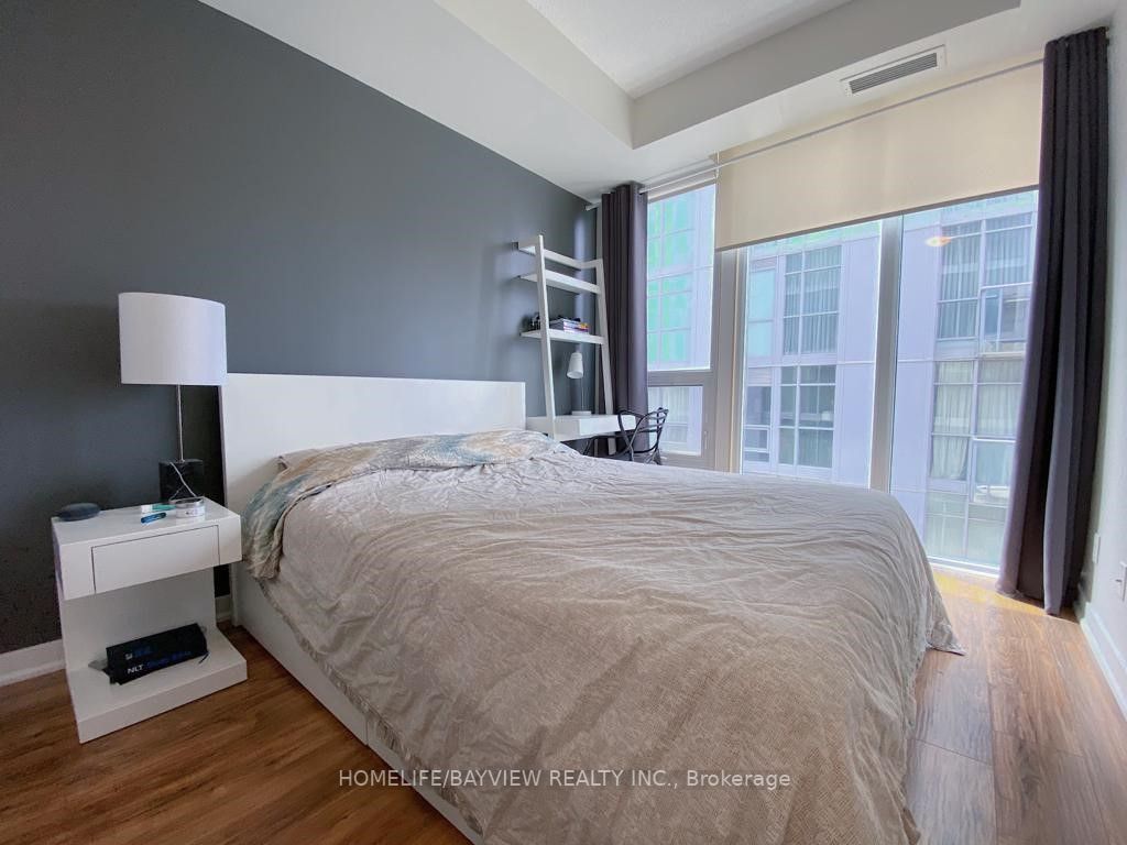 126 Simcoe St, #1104
