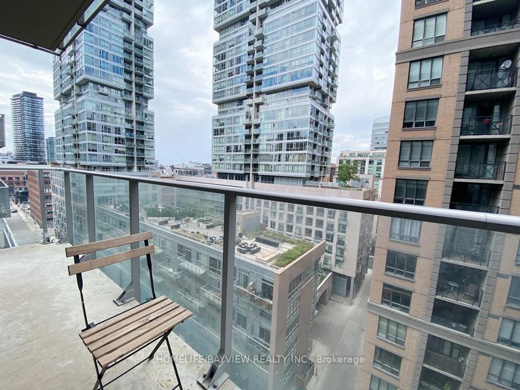 126 Simcoe St, #1104