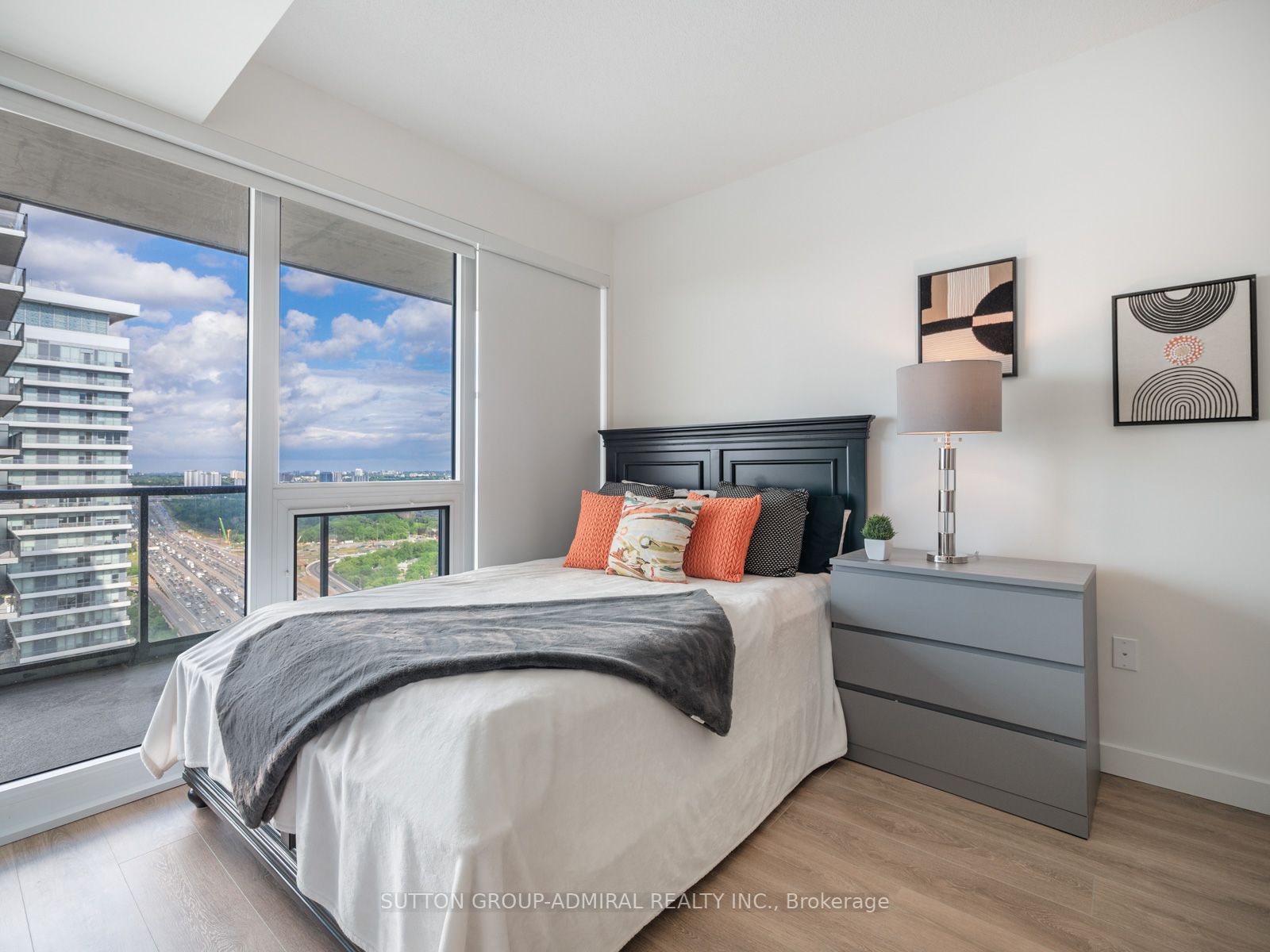 85 Mcmahon Dr, #3509