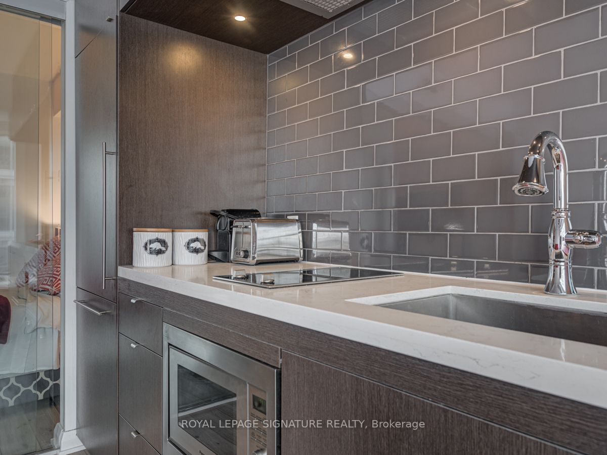 155 Yorkville Ave, #1110