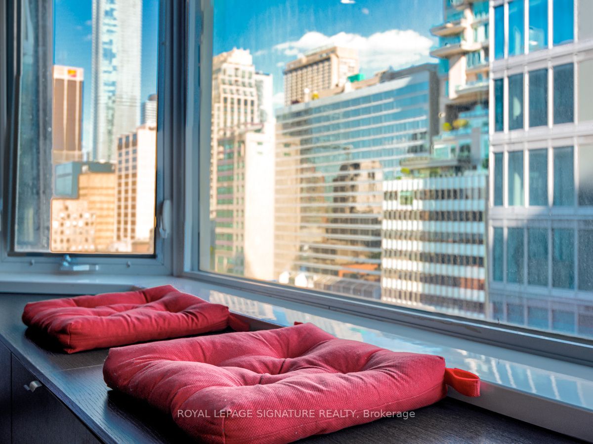 155 Yorkville Ave, #1110