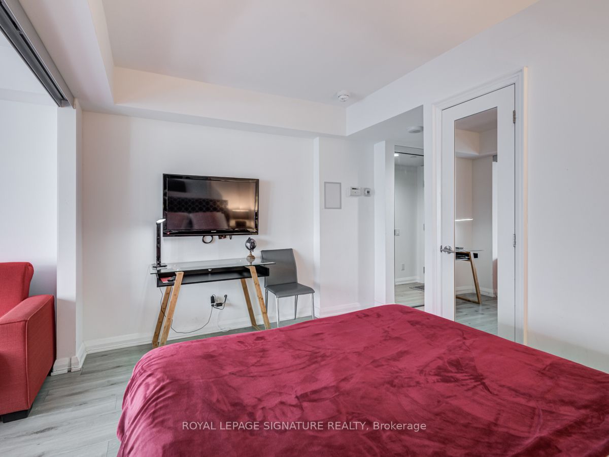 155 Yorkville Ave, #1110
