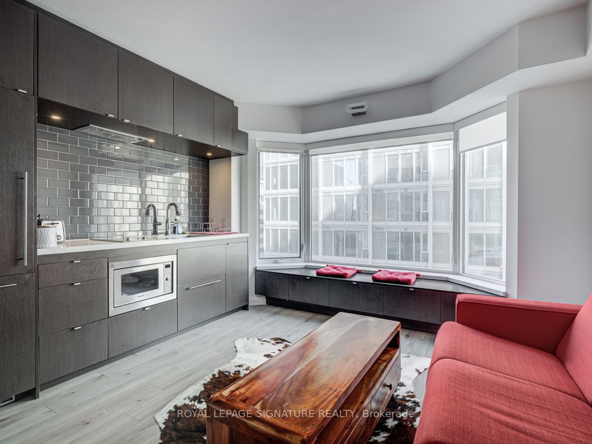 155 Yorkville Ave, #1110