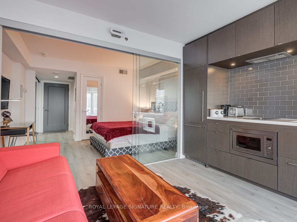 155 Yorkville Ave, #1110