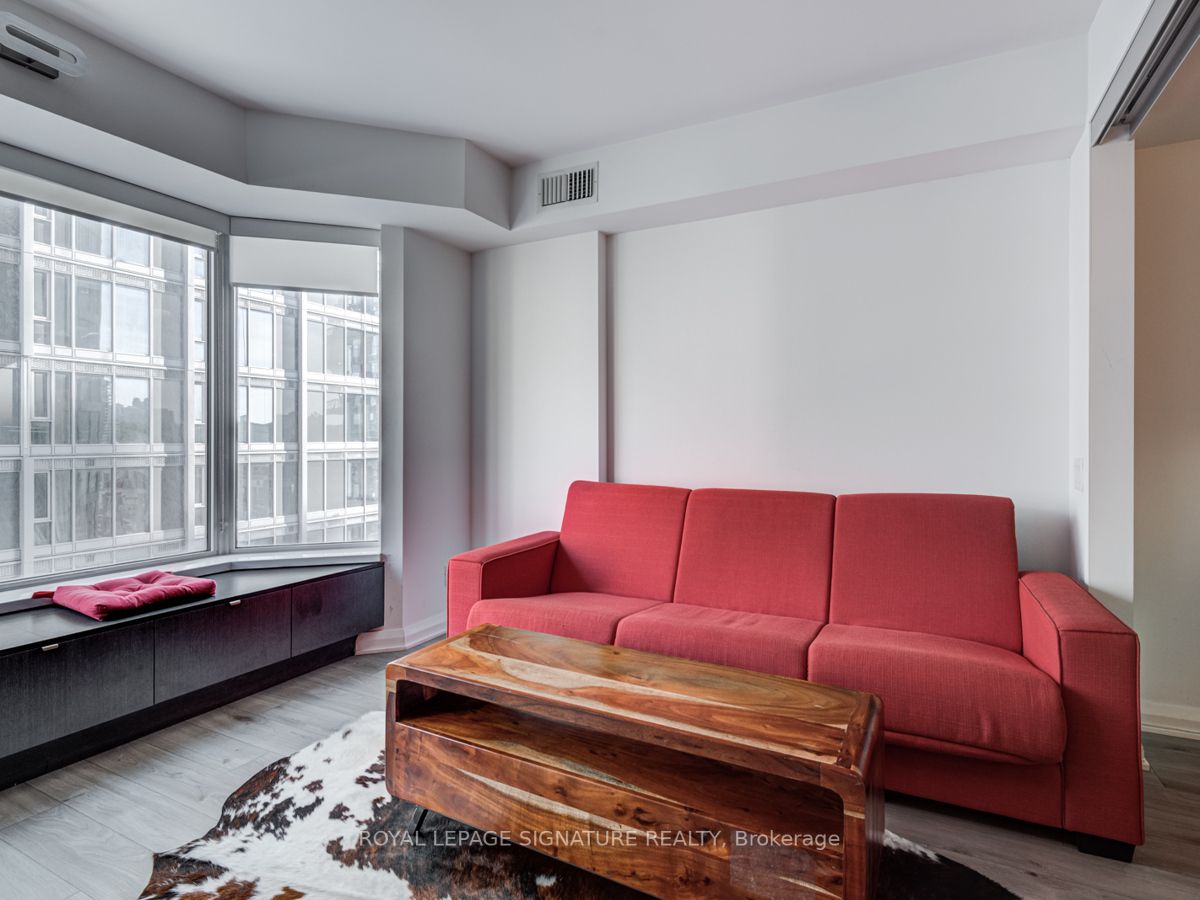 155 Yorkville Ave, #1110