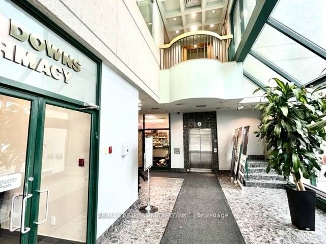 3910 Bathurst St, #306