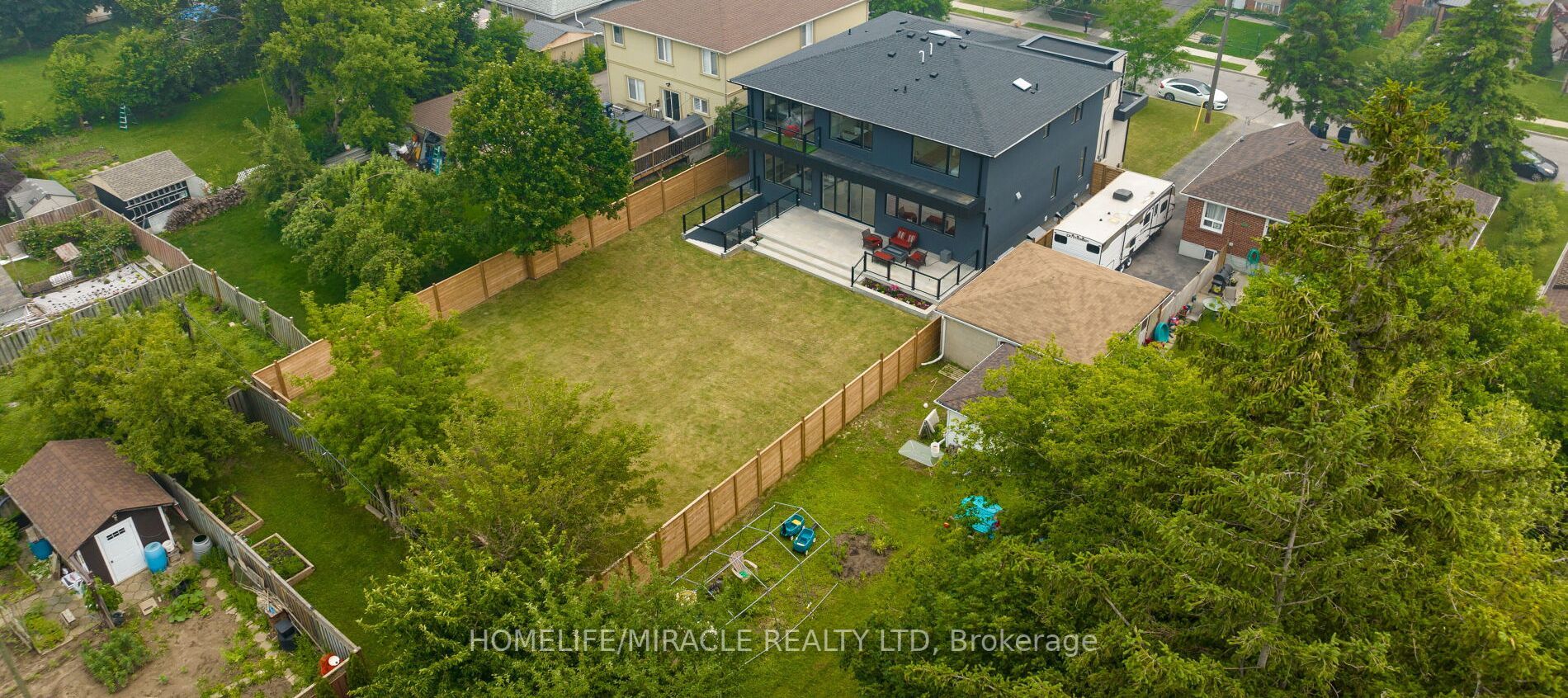 192 Cocksfield Ave