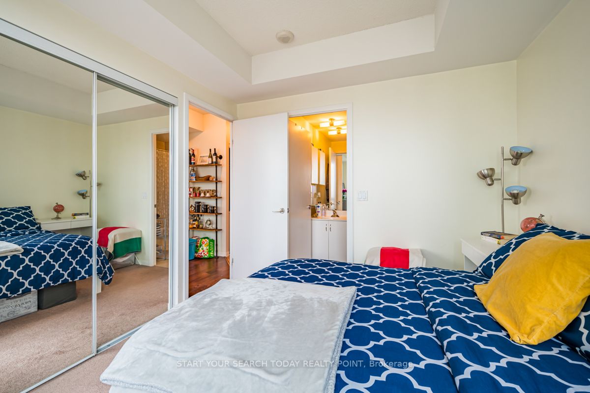 215 Fort York Blvd, #710