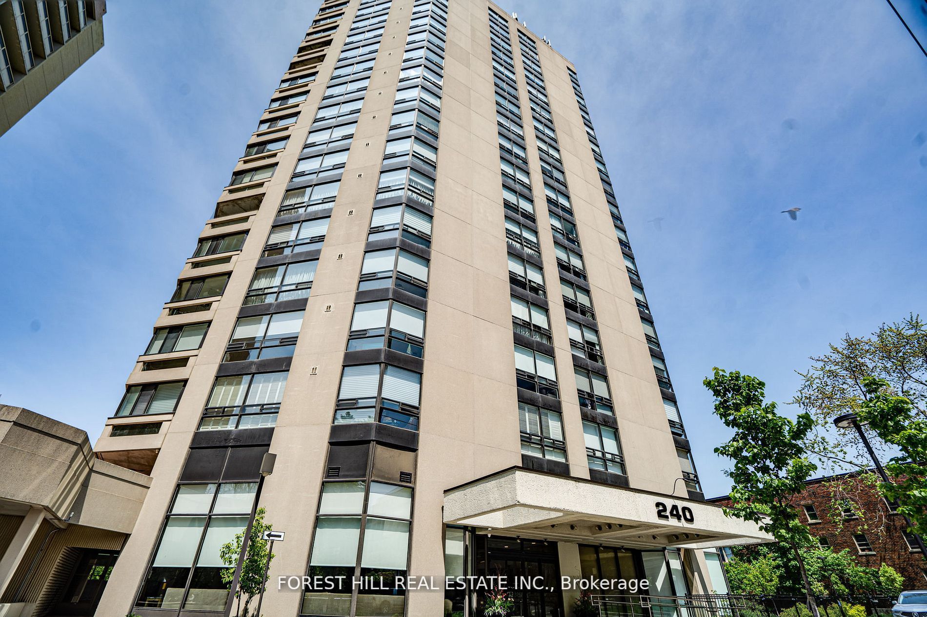 240 Heath St W, #901