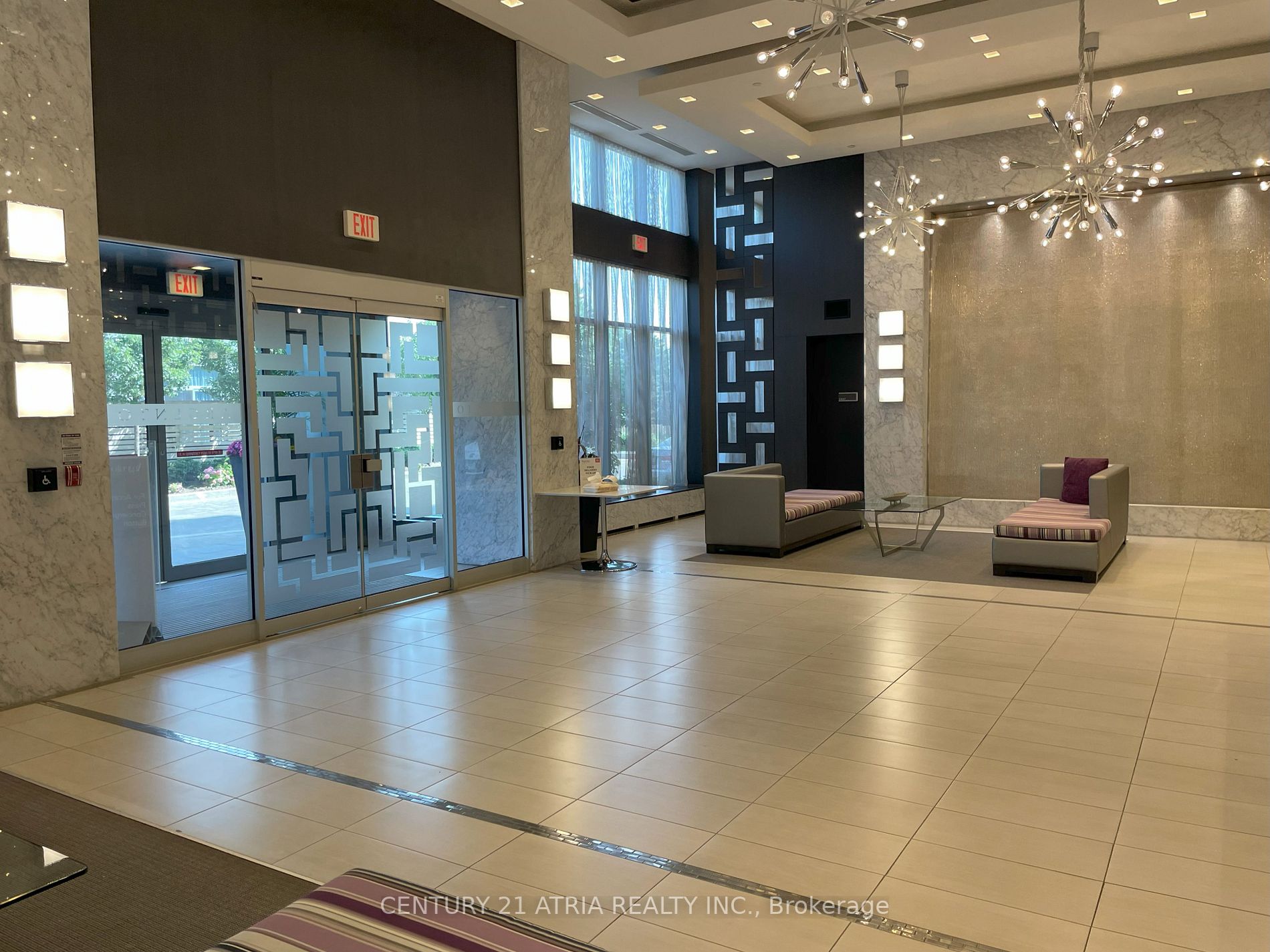 18 Graydon Hall Dr, #1301