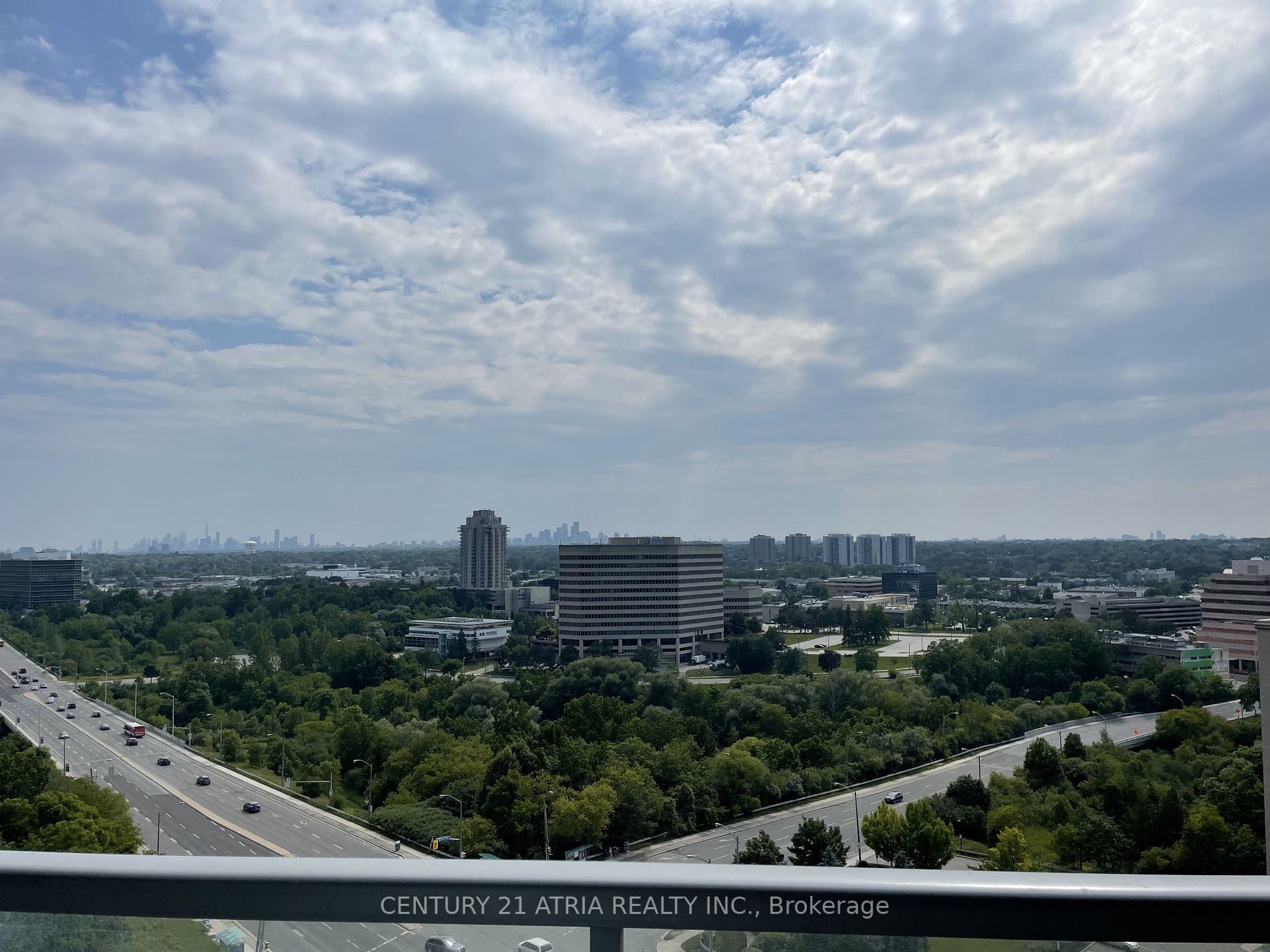 18 Graydon Hall Dr, #1301