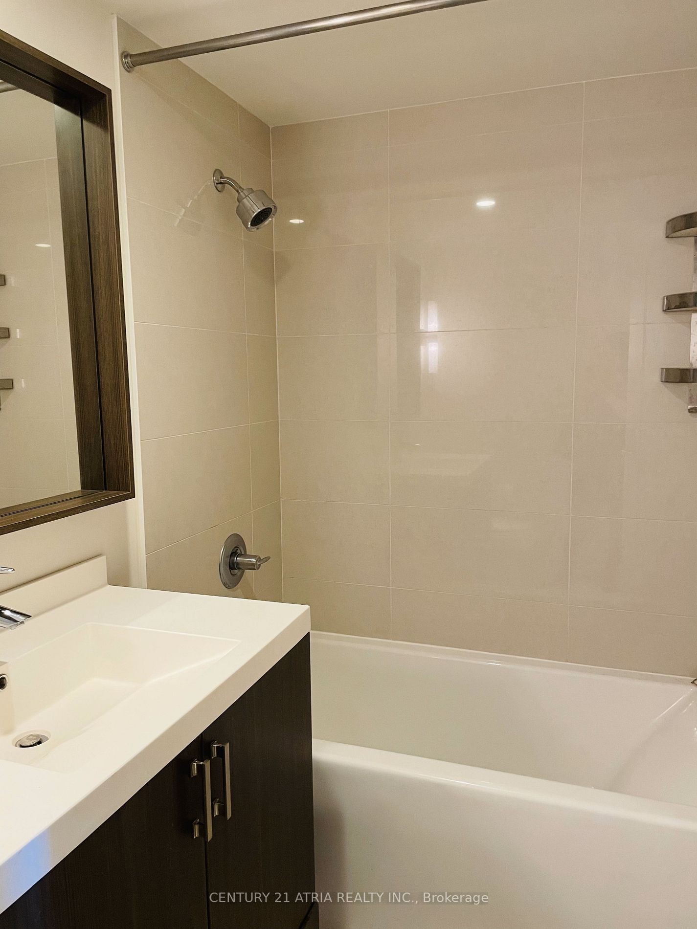 18 Graydon Hall Dr, #1301