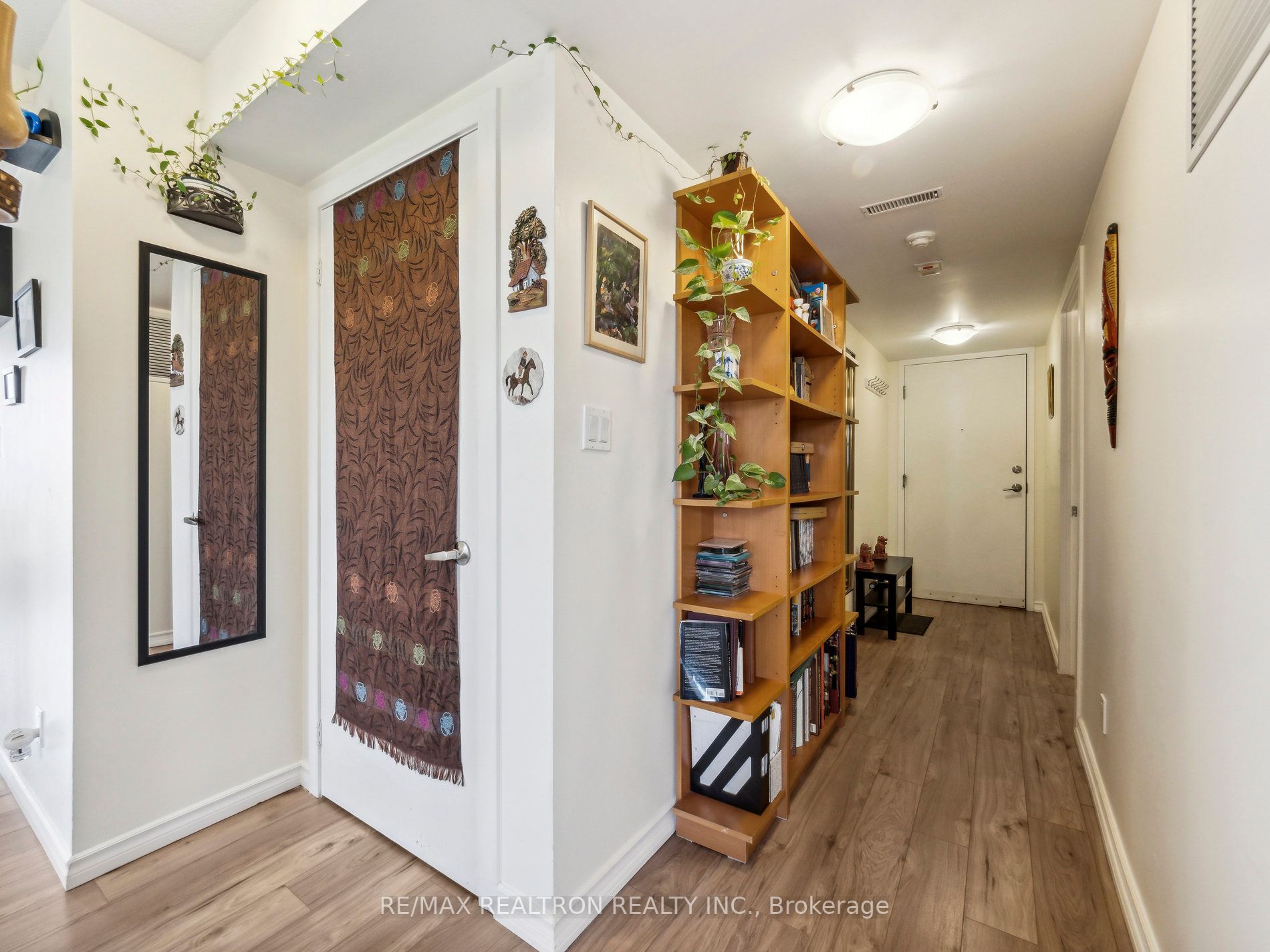 801 Sheppard Ave W, #605
