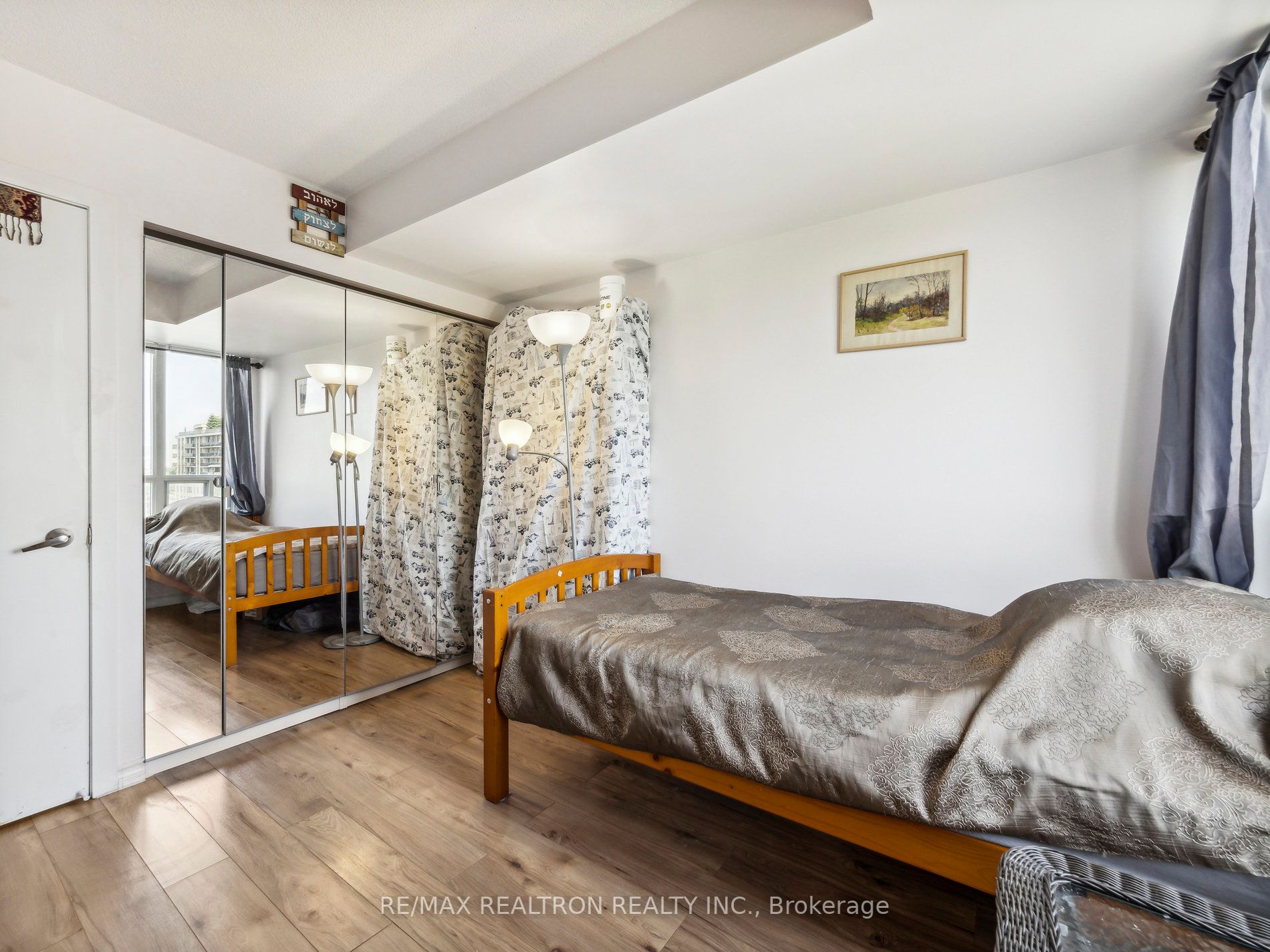 801 Sheppard Ave W, #605