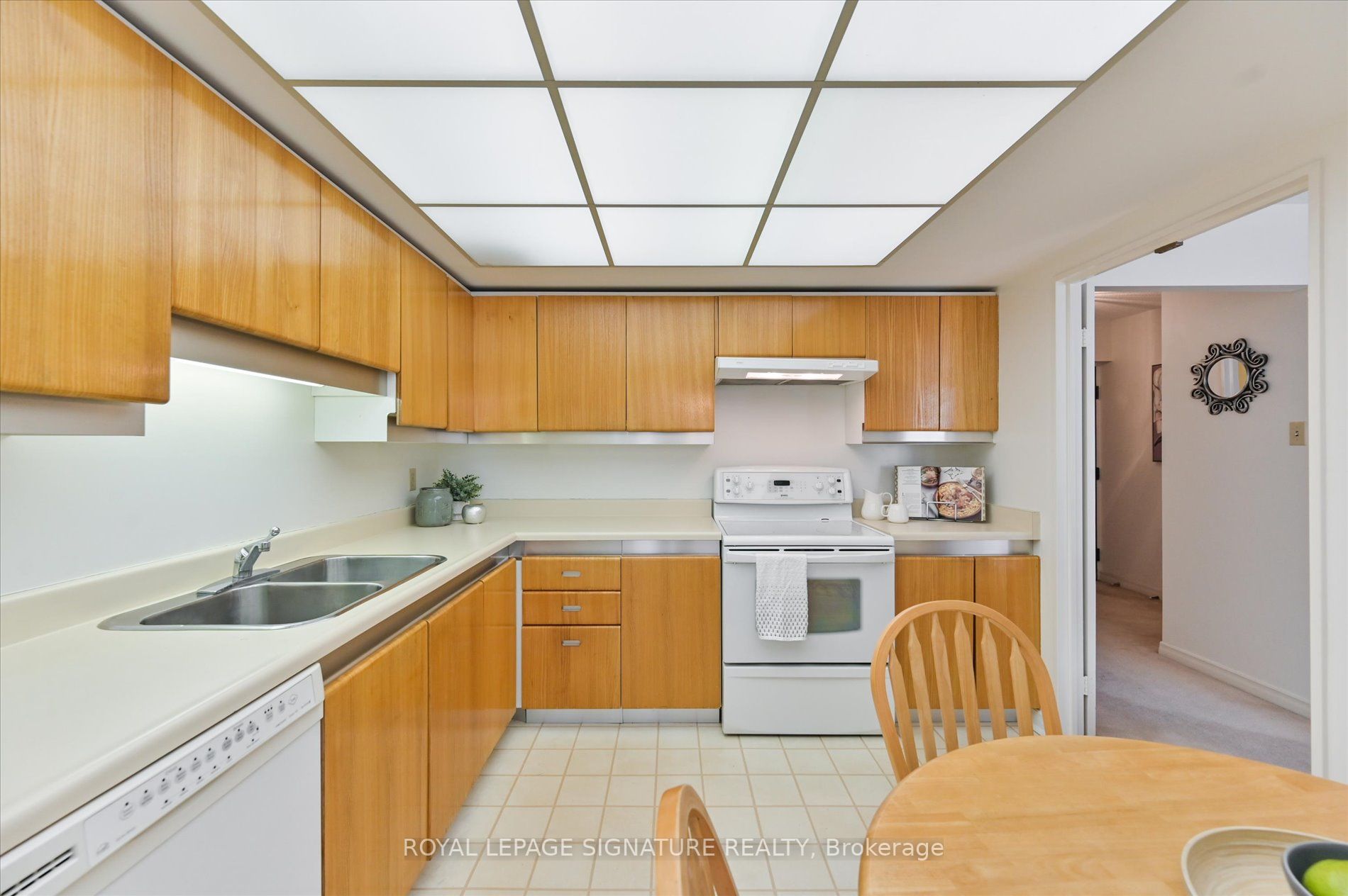 55 Harbour Sq, #1315