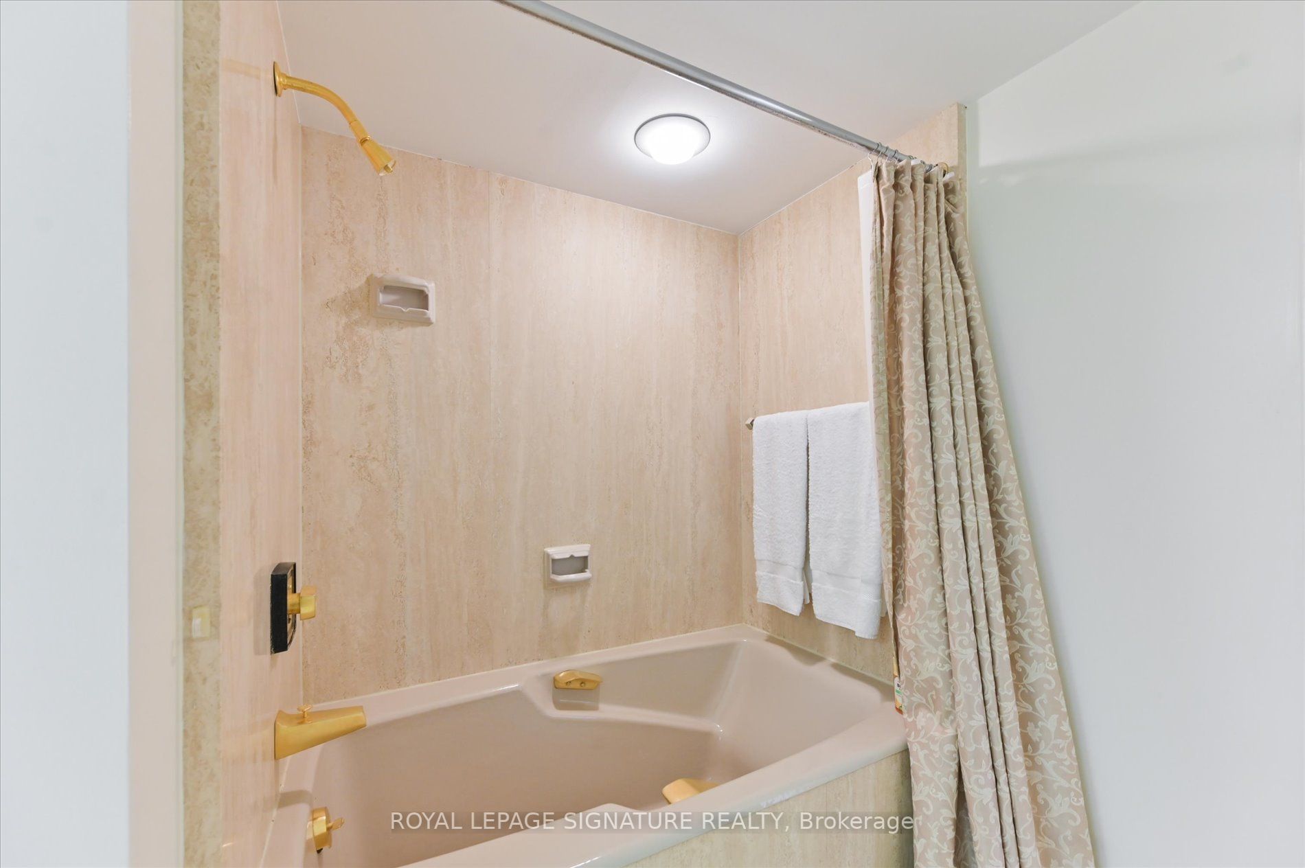 55 Harbour Sq, #1315
