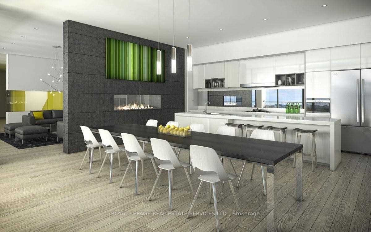 158 Front St E, #1812