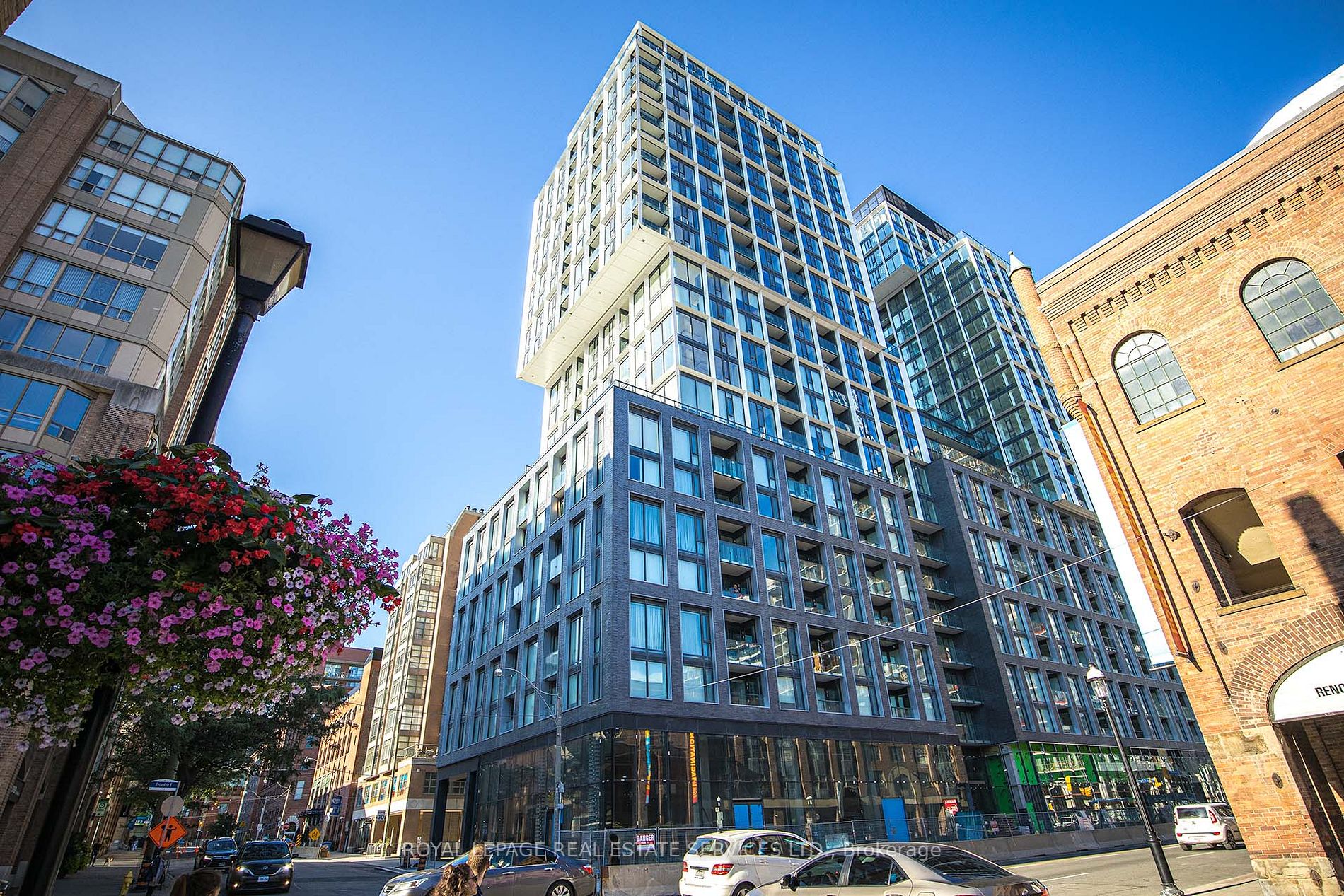 158 Front St E, #1812
