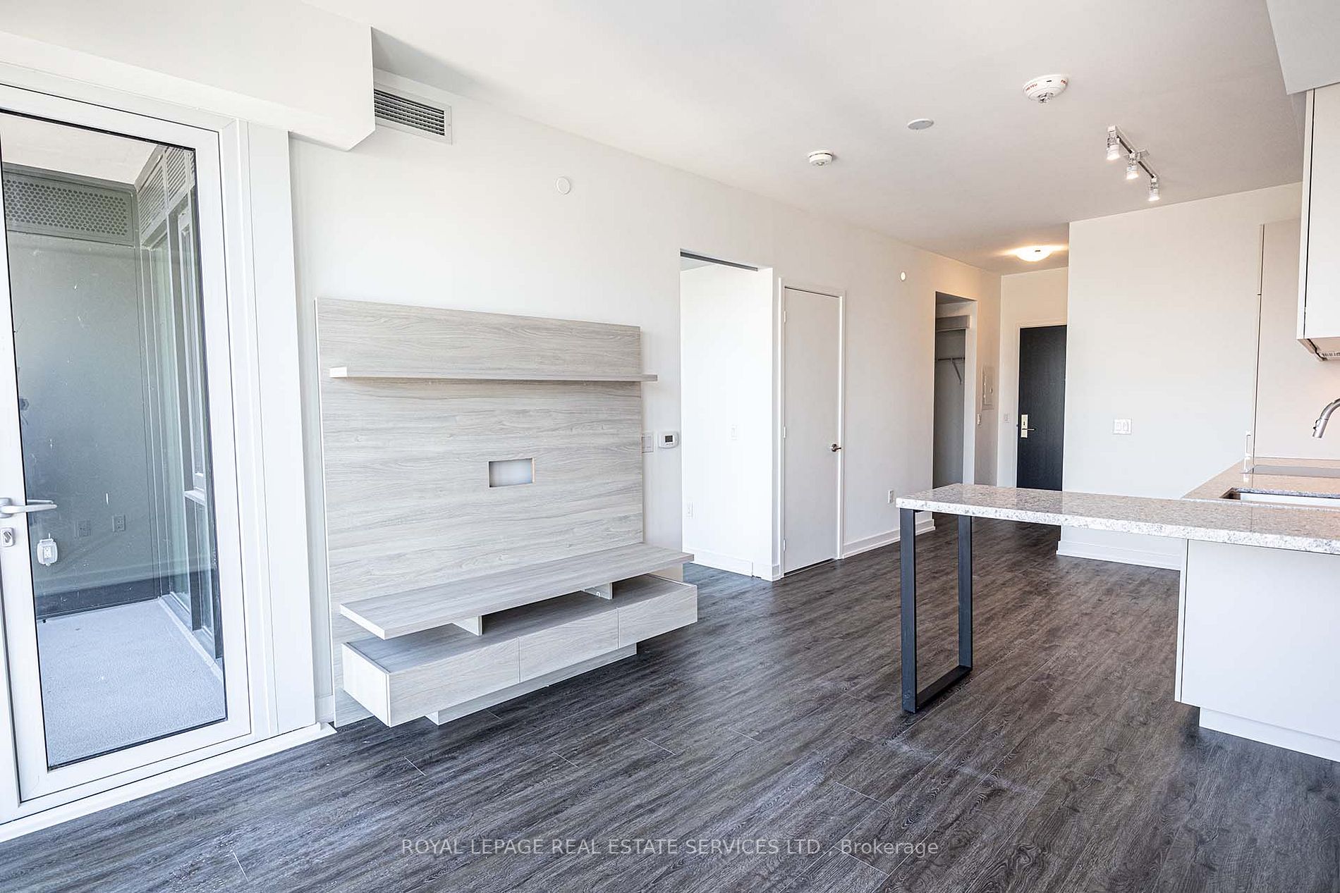 158 Front St E, #1812