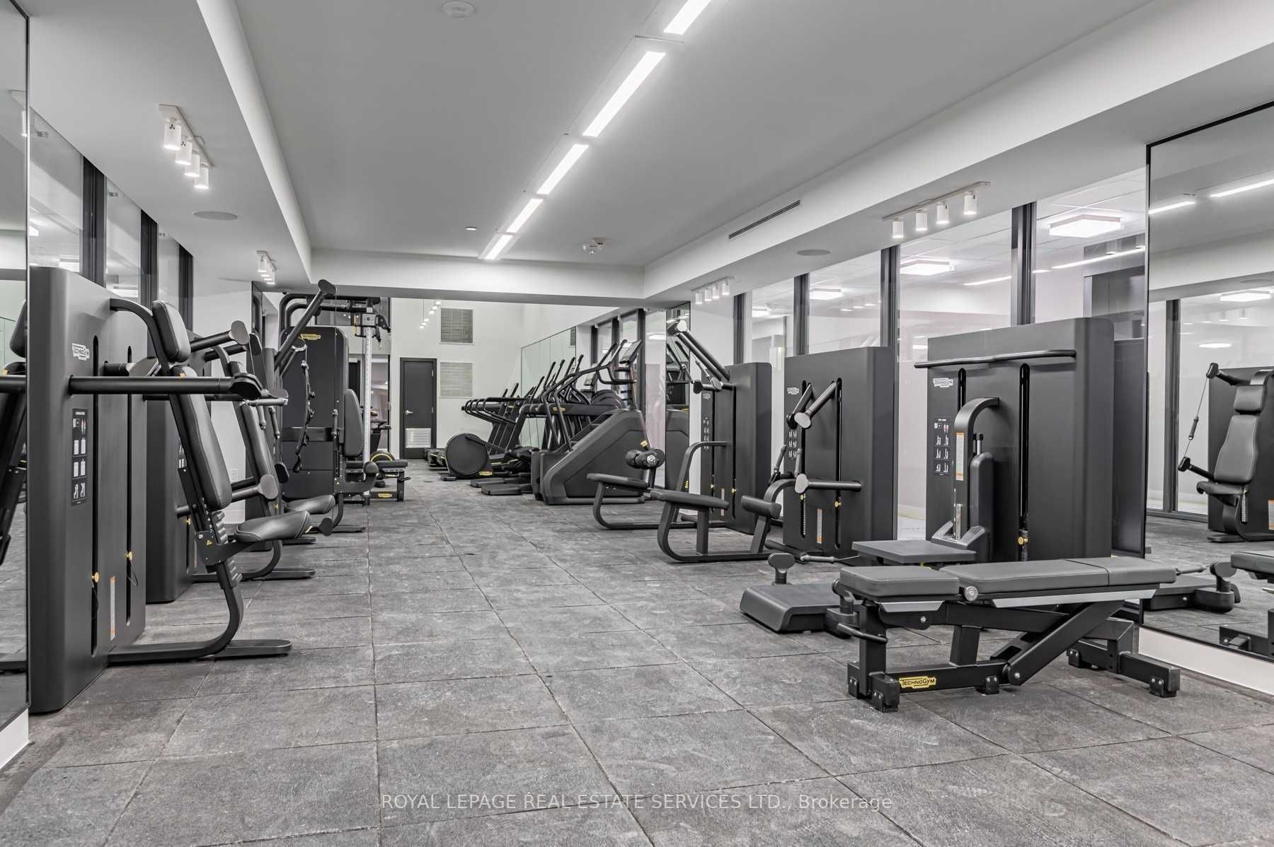 158 Front St E, #1812