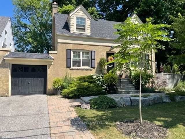 32 Old Orchard Grve